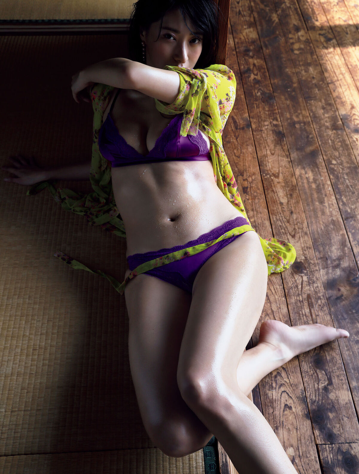 Someya Yuka 染谷有香 - 電子版だけの特典カットつき 写真集 Take me out Part01