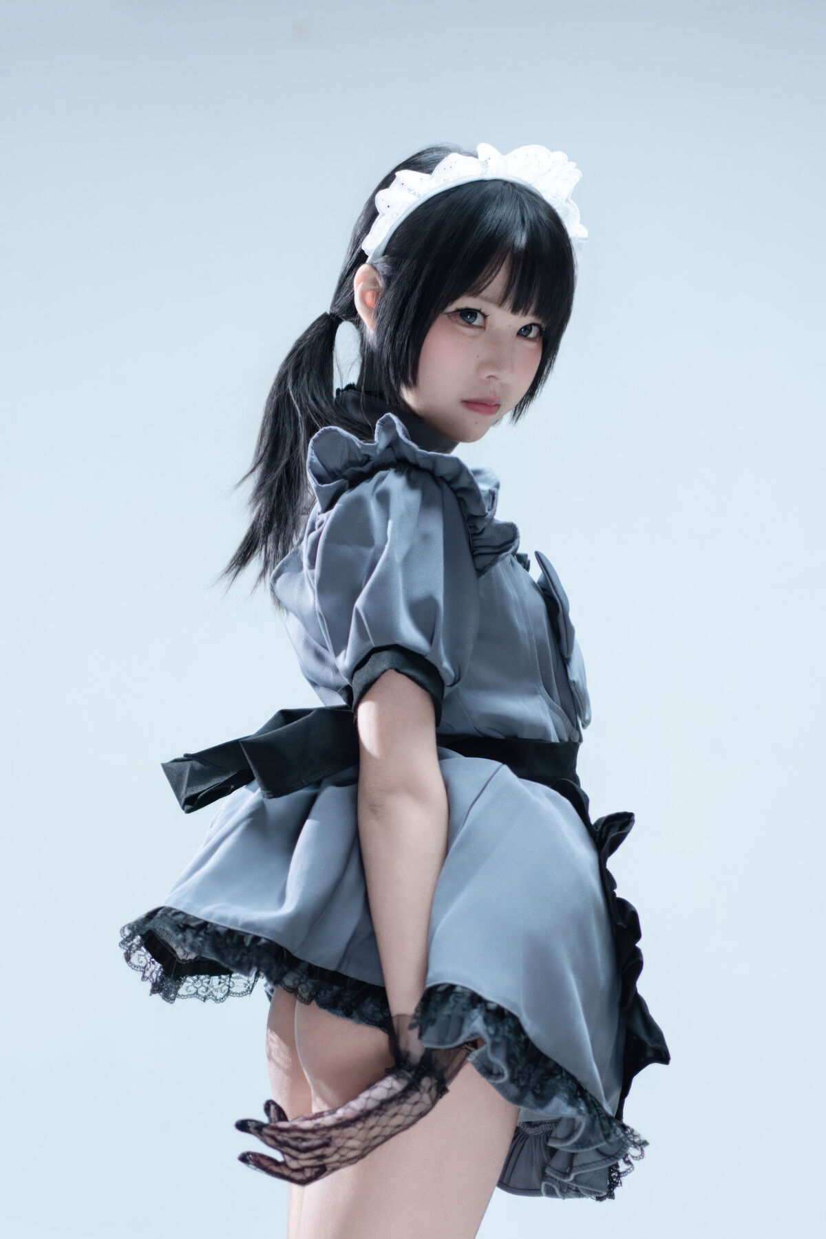 Coser@清水凪 - 手提箱与灰色女仆