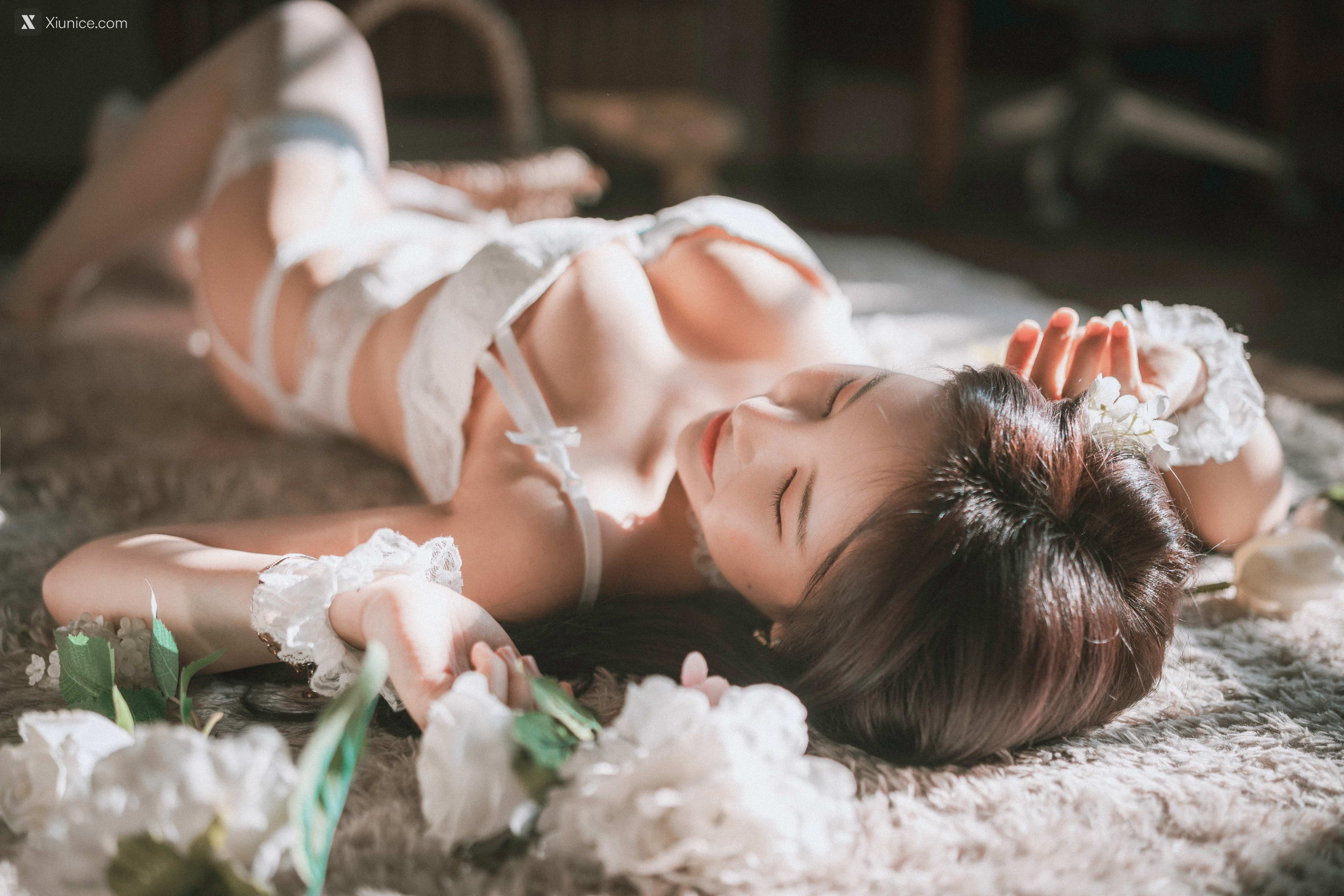 DJAWA Photo – Zzyuri (쮸리) – Alluring White 4K