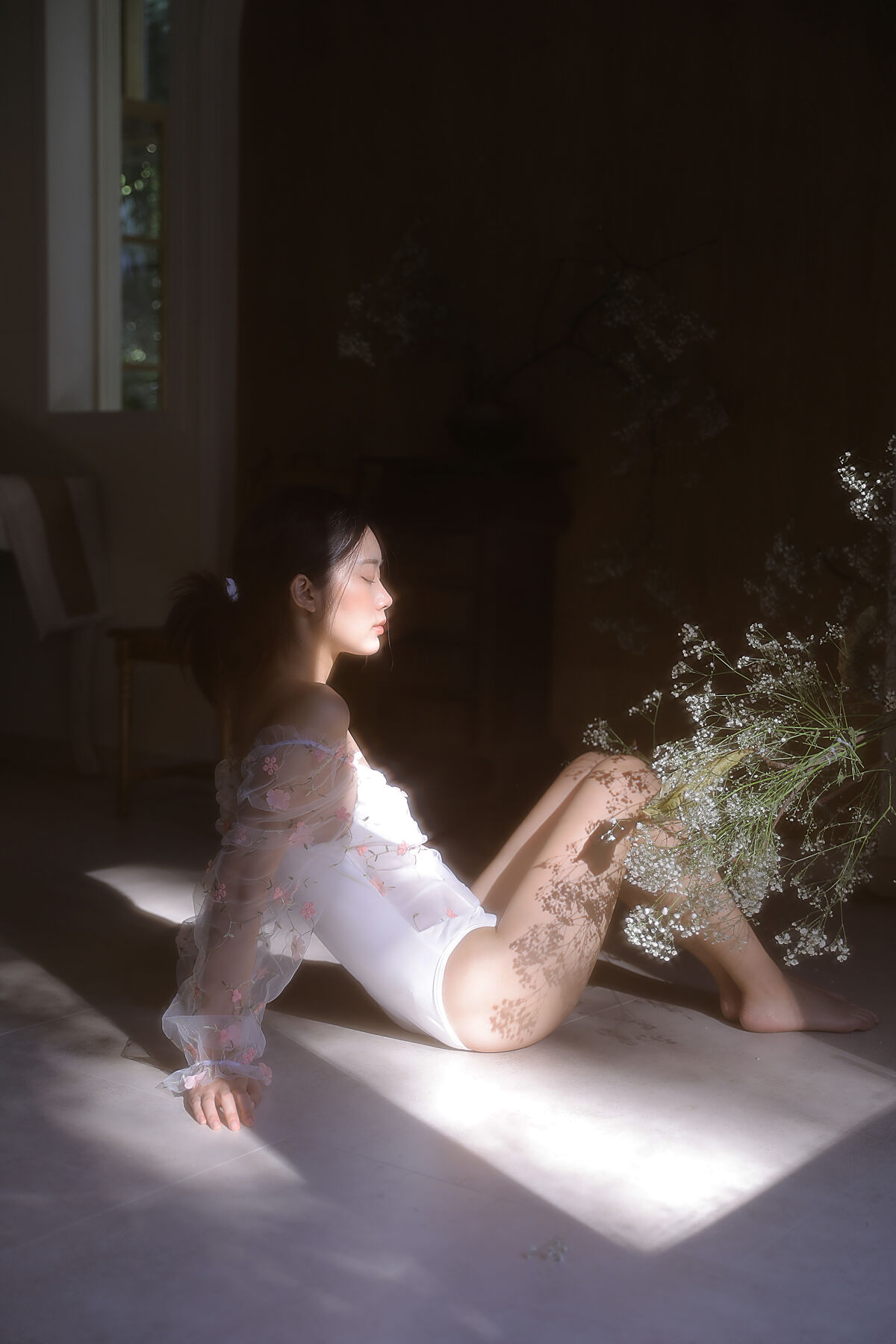 YiTuYu艺图语 Vol.10130 Liu Liu