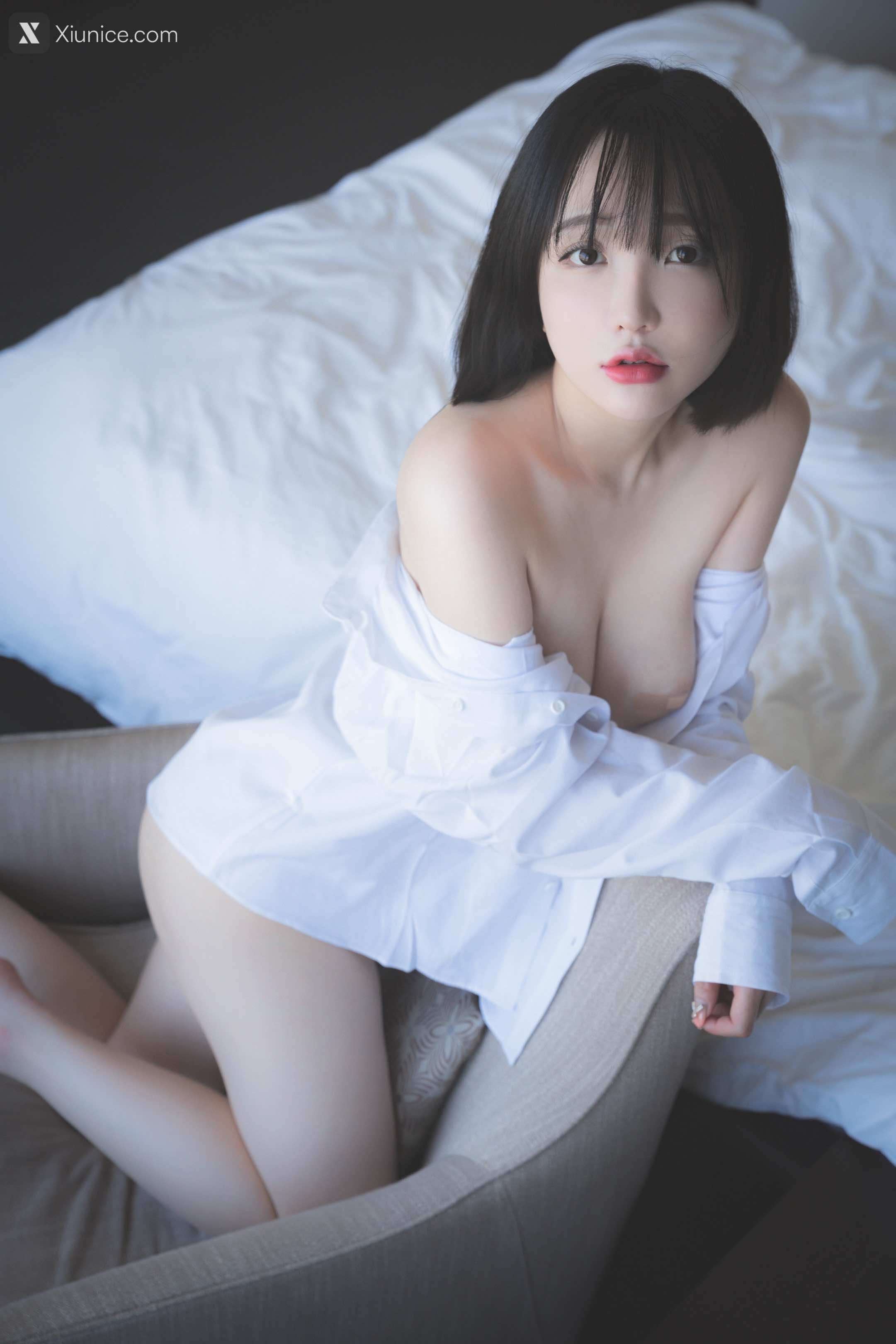 Pure Media Vol.070 Son Ye-Eun (손예은) 4K
