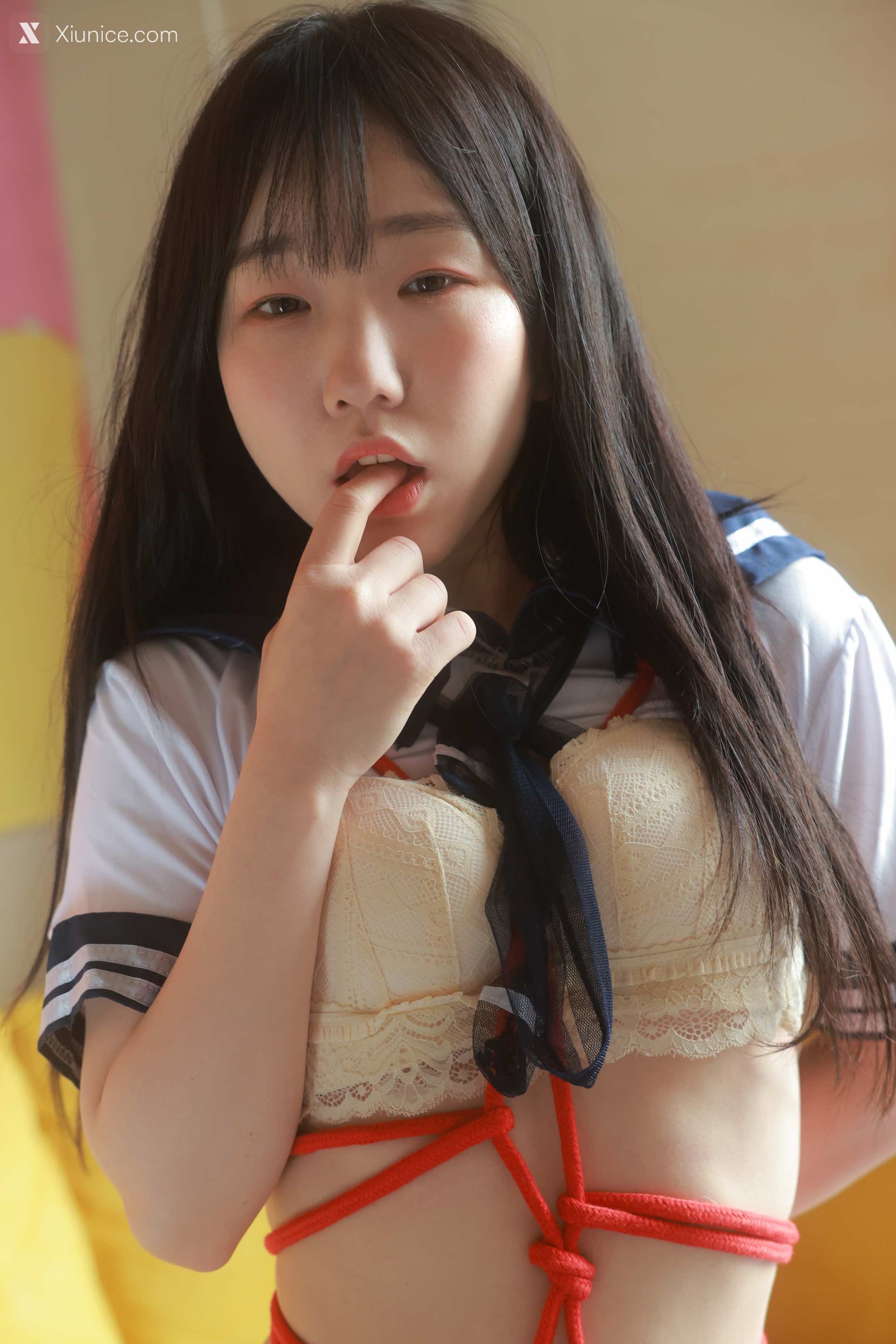 SweetBox Yeri – Packaging Girl 4K