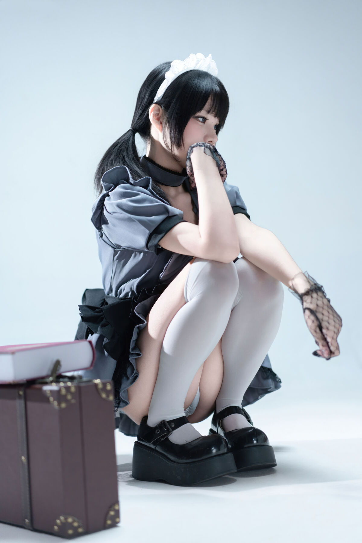 Coser@清水凪 - 手提箱与灰色女仆