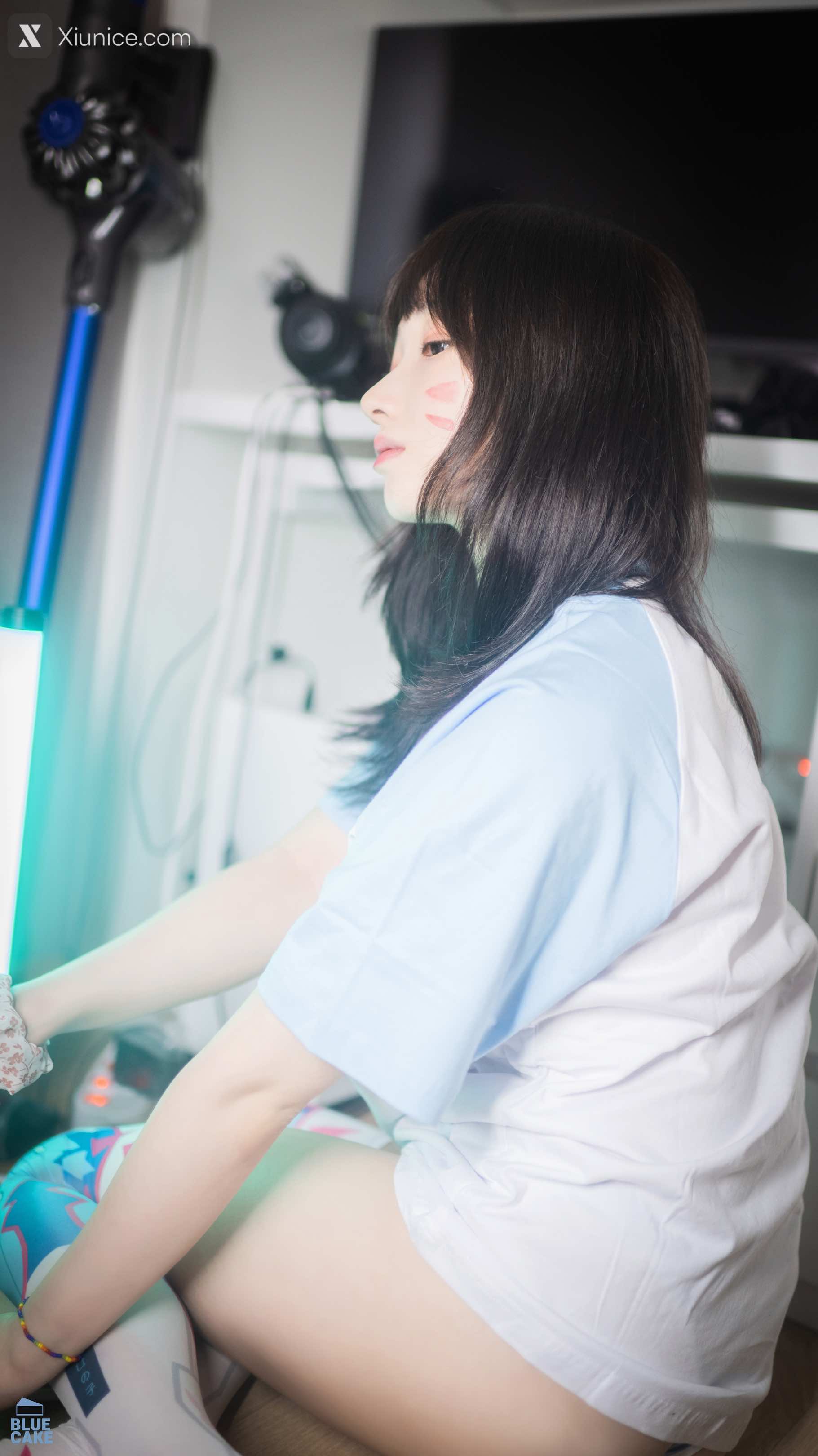 BLUECAKE Bambi (밤비) – Home Work 4K