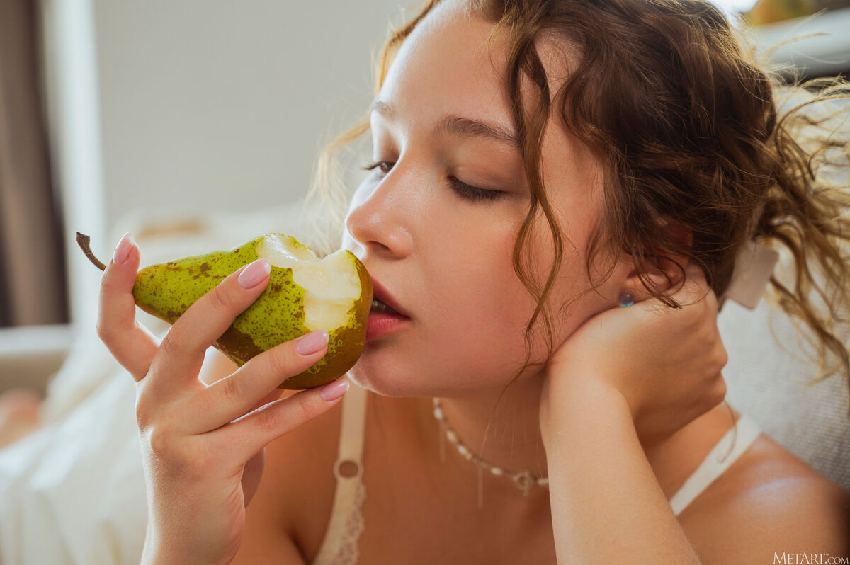 MetArt Sofia Venko - Juicy Snack Part01