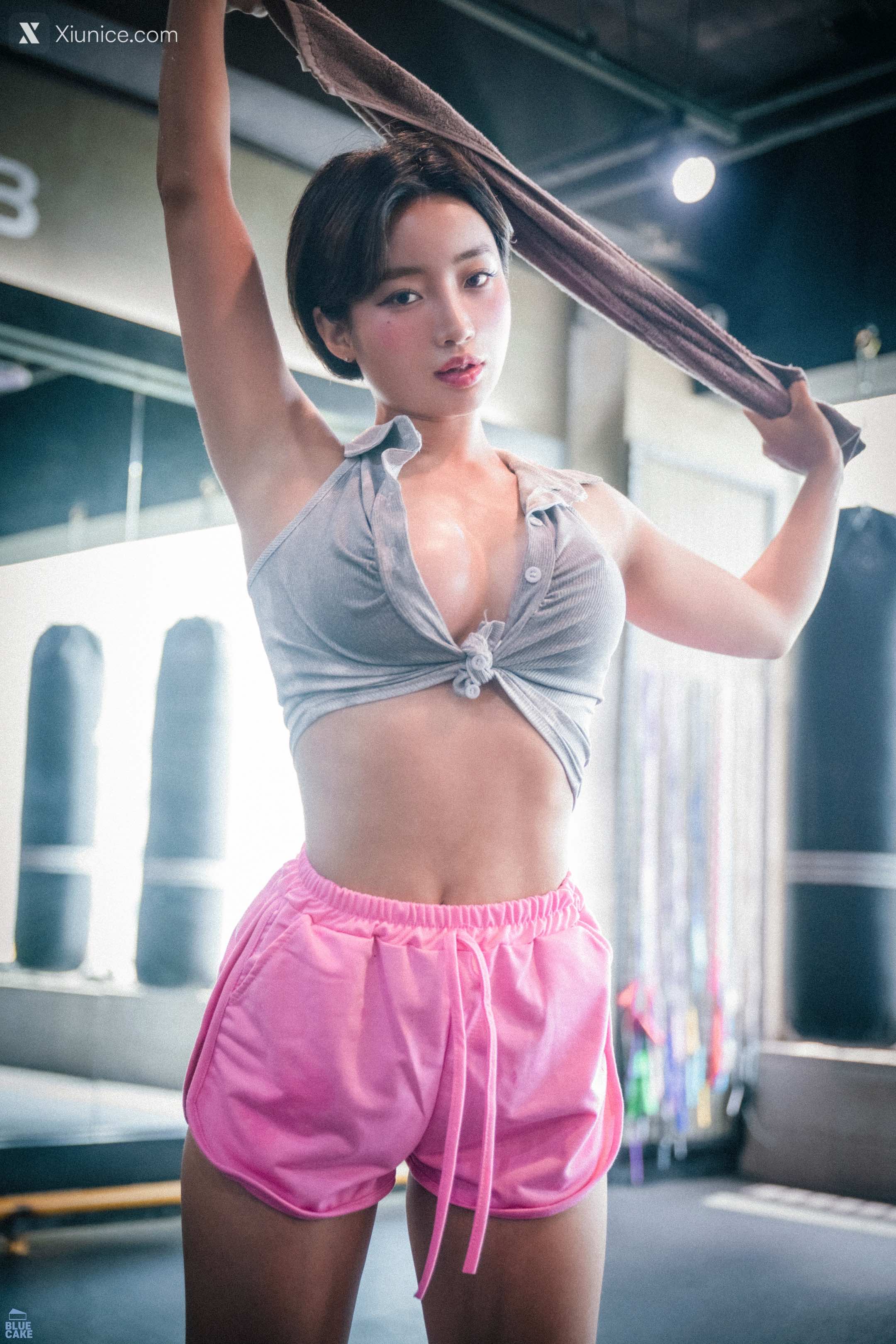 BLUECAKE Booty Queen Punch Girl (B) 4K