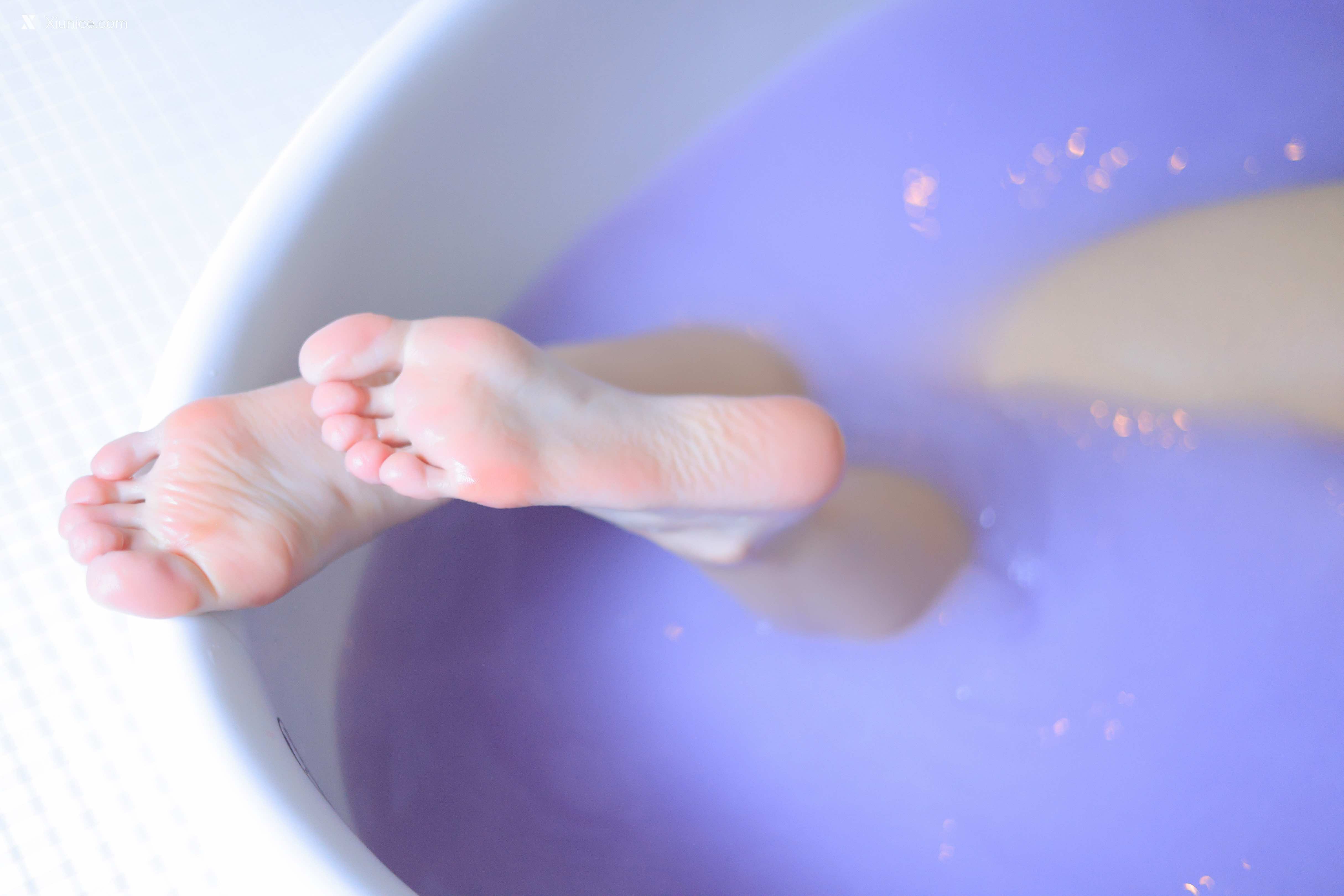 Dongeuran (동그란) – Bath Time 4K