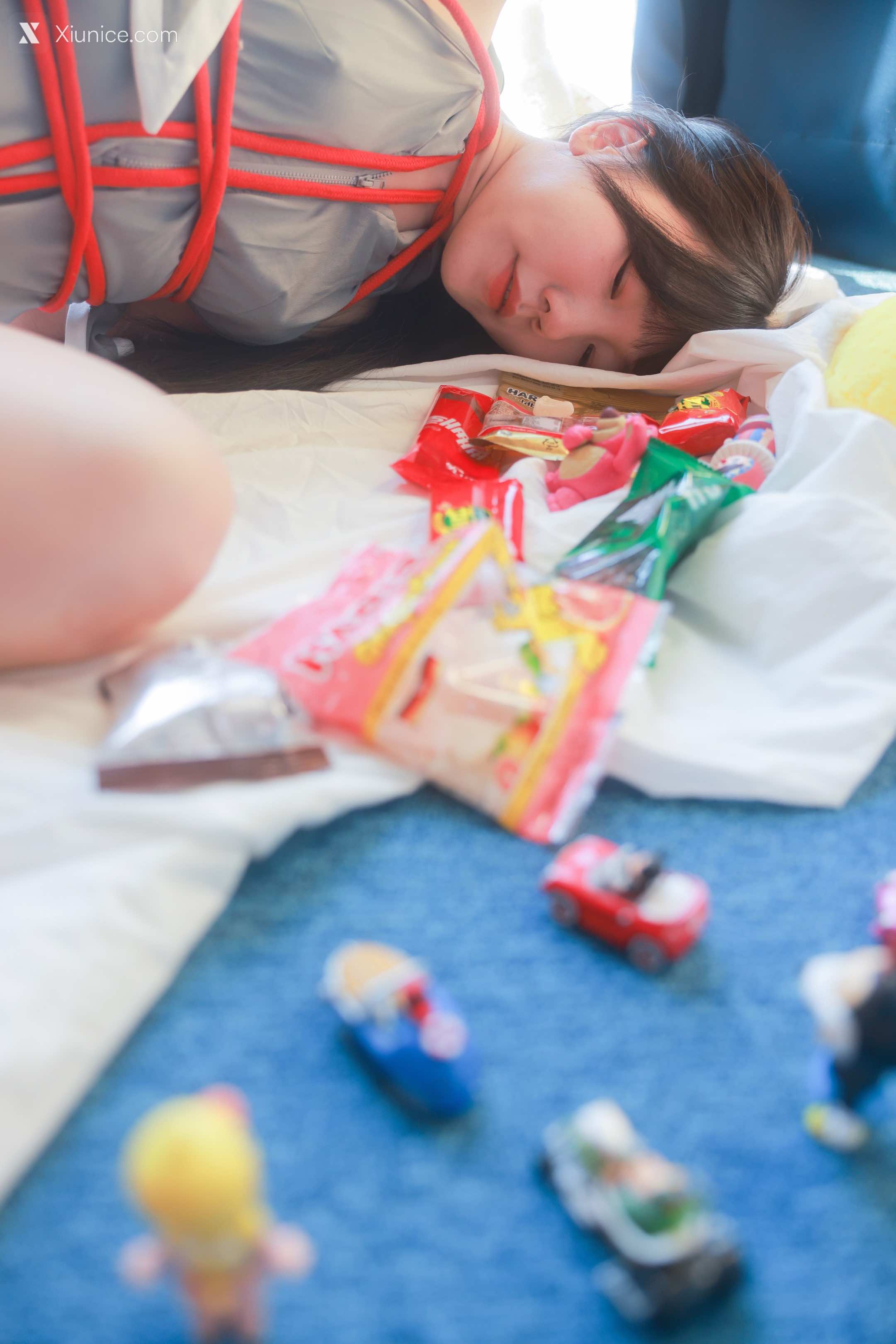 SweetBox Yeri – Packaging Girl 4K