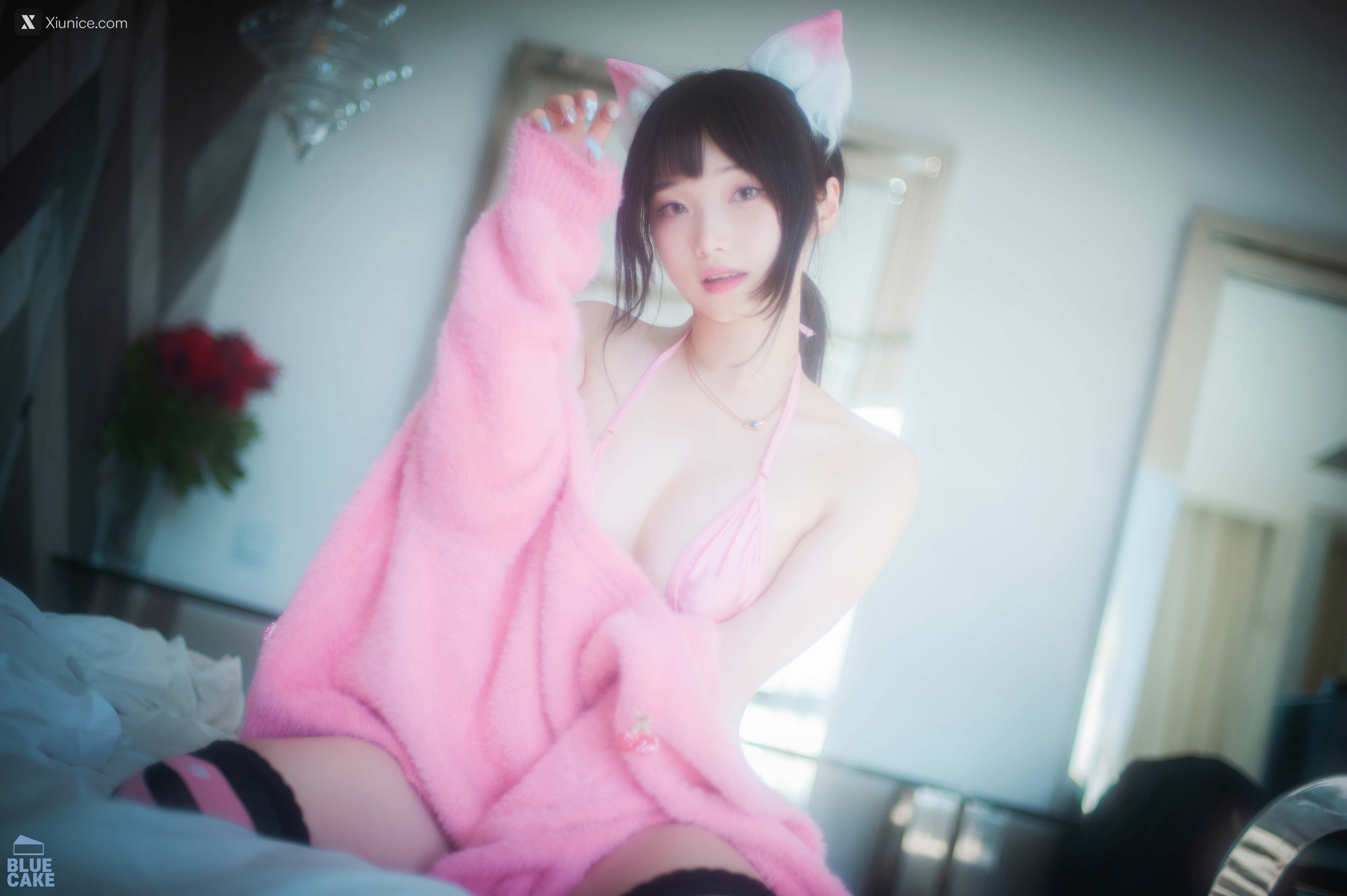 BLUECAKE Bambi (밤비) – Naughty Cats Pink & Mint RED 4K