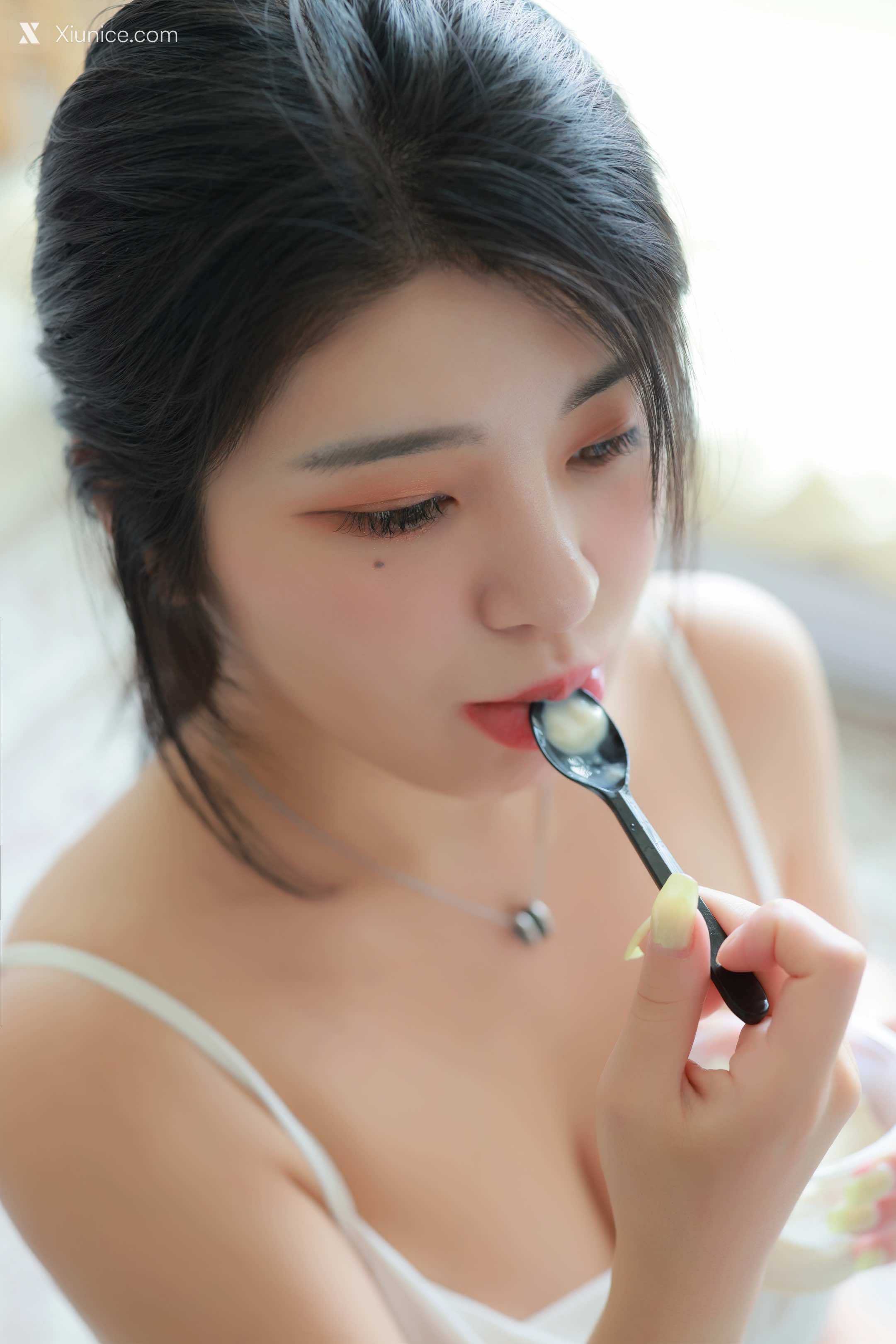 SweetBox – Robi – Roman 4K