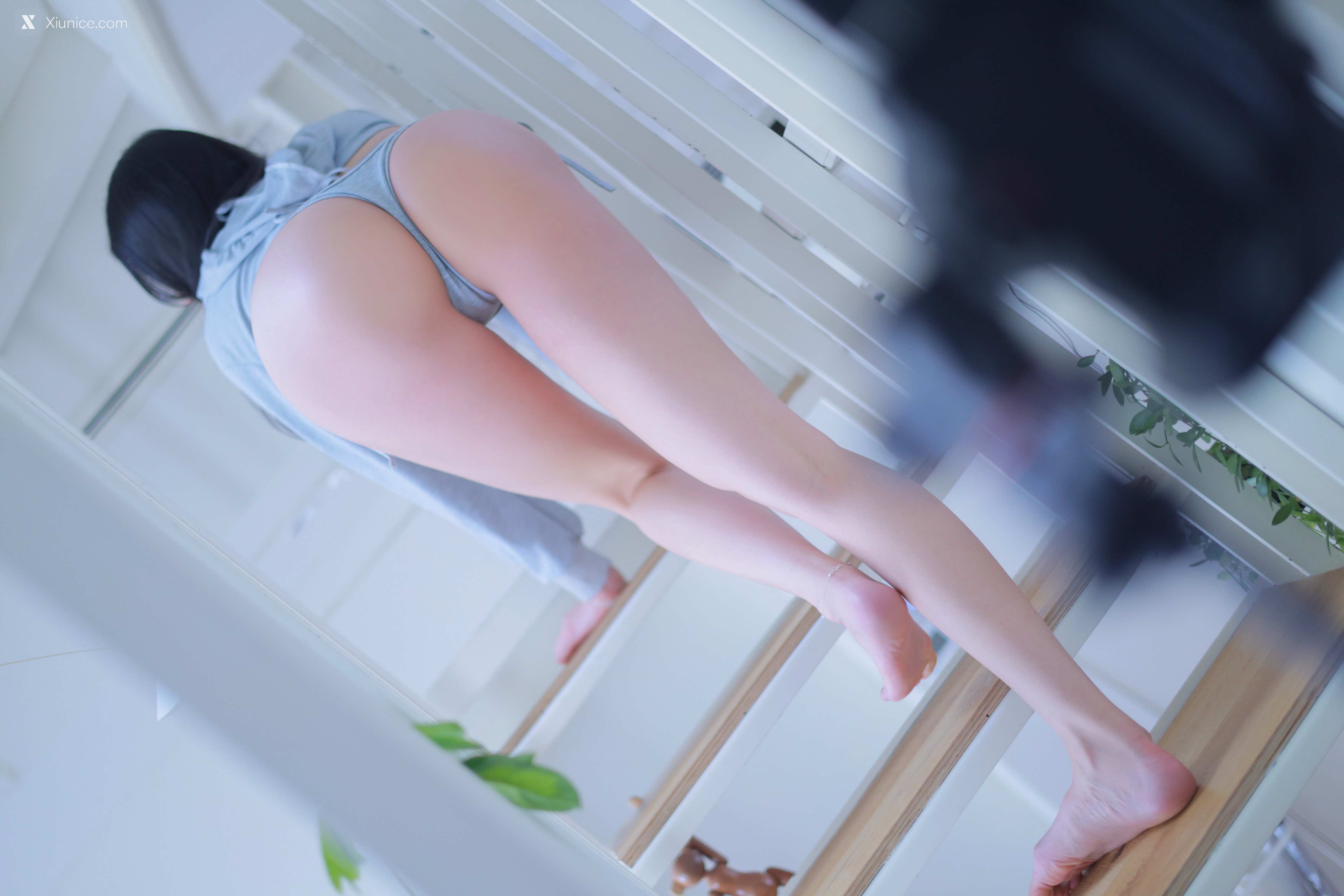 Dongeuran (동그란) – Nerd Girl 4K