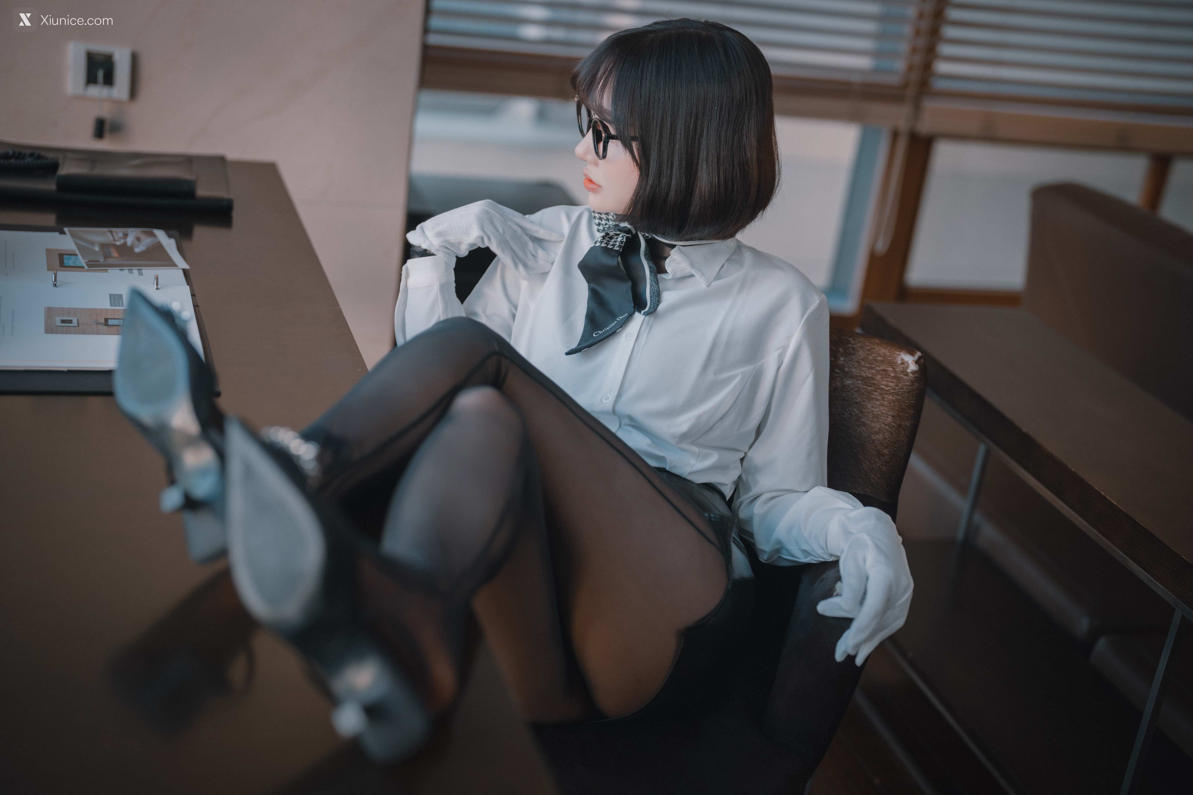 DJAWA Photo – Son Ye-Eun (손예은) – Naughty Supervisor 4K