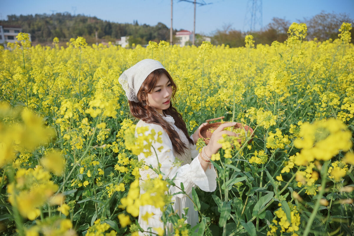 YiTuYu艺图语 Vol.10084 Jing Jing Yi