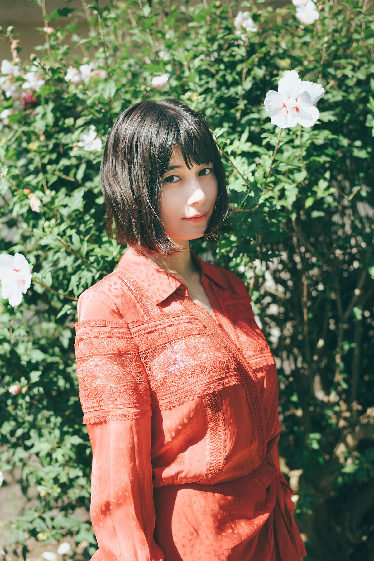 Sakurako Okubo 大久保桜子 - FLASHデジタル写真集 潮騒が聞こえる