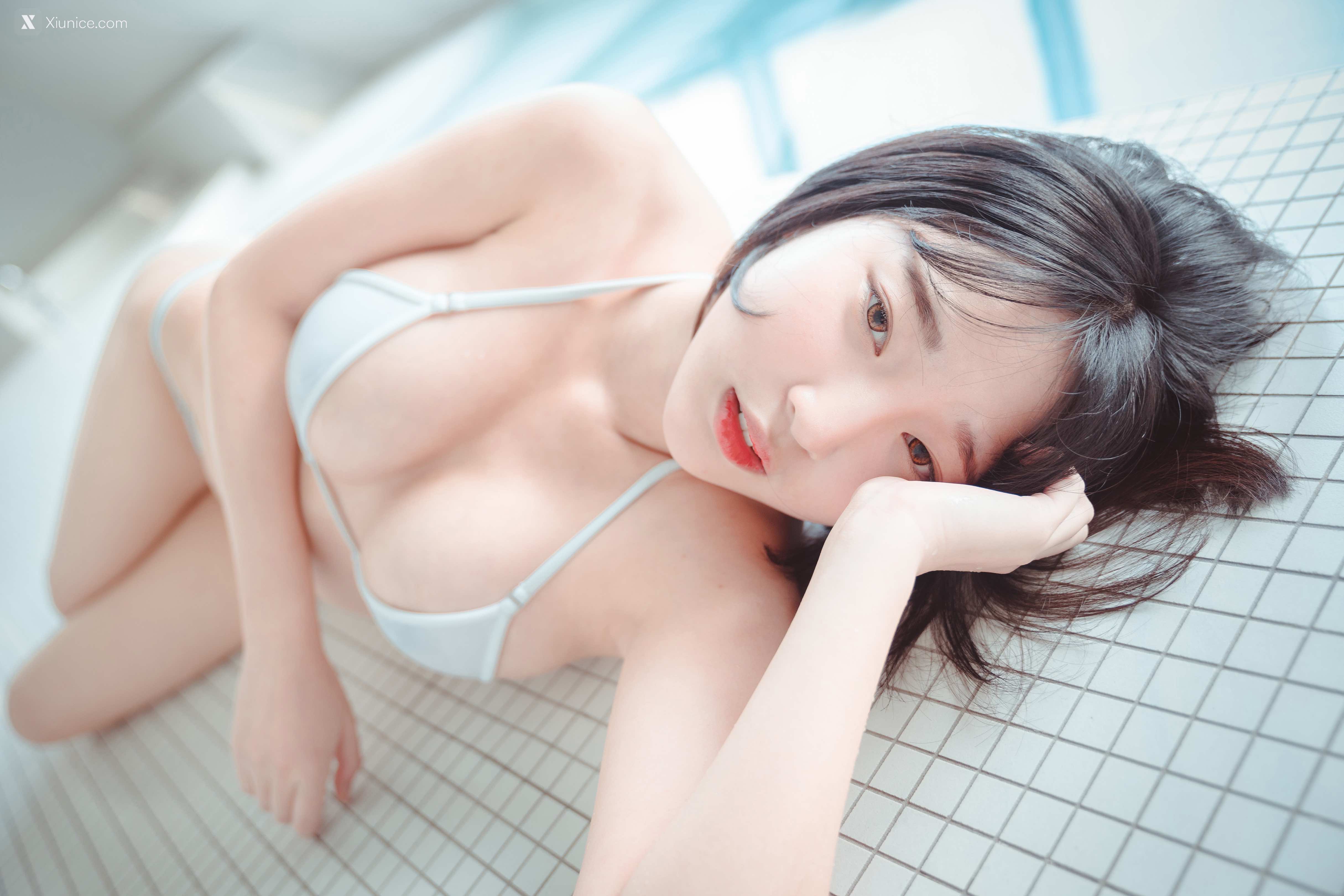 DJAWA Photo – Kang In-kyung (강인경) – “Poolside” 4K