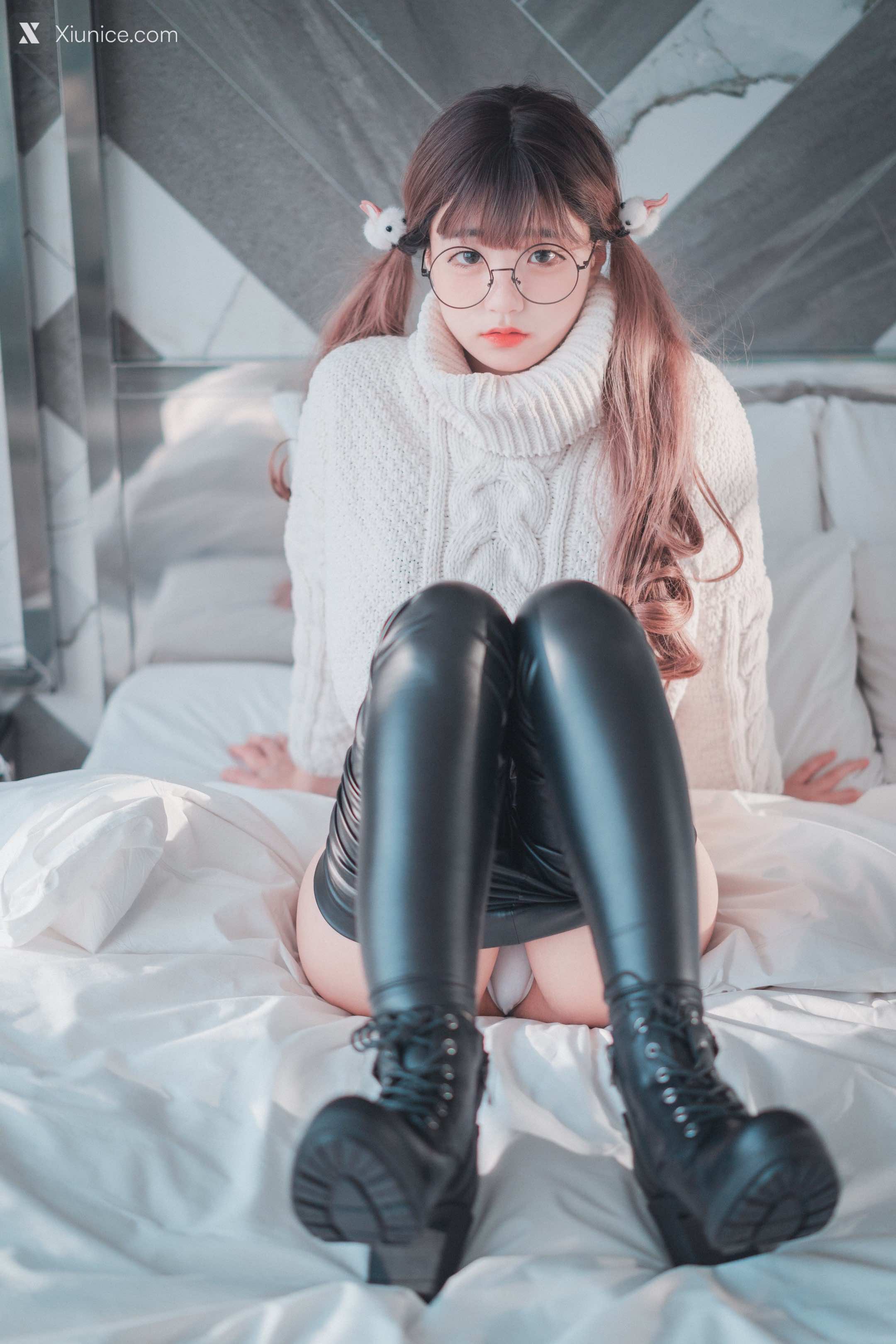 DJAWA Photo – Jeong Jenny (정제니) – Loose and Tight White 4K