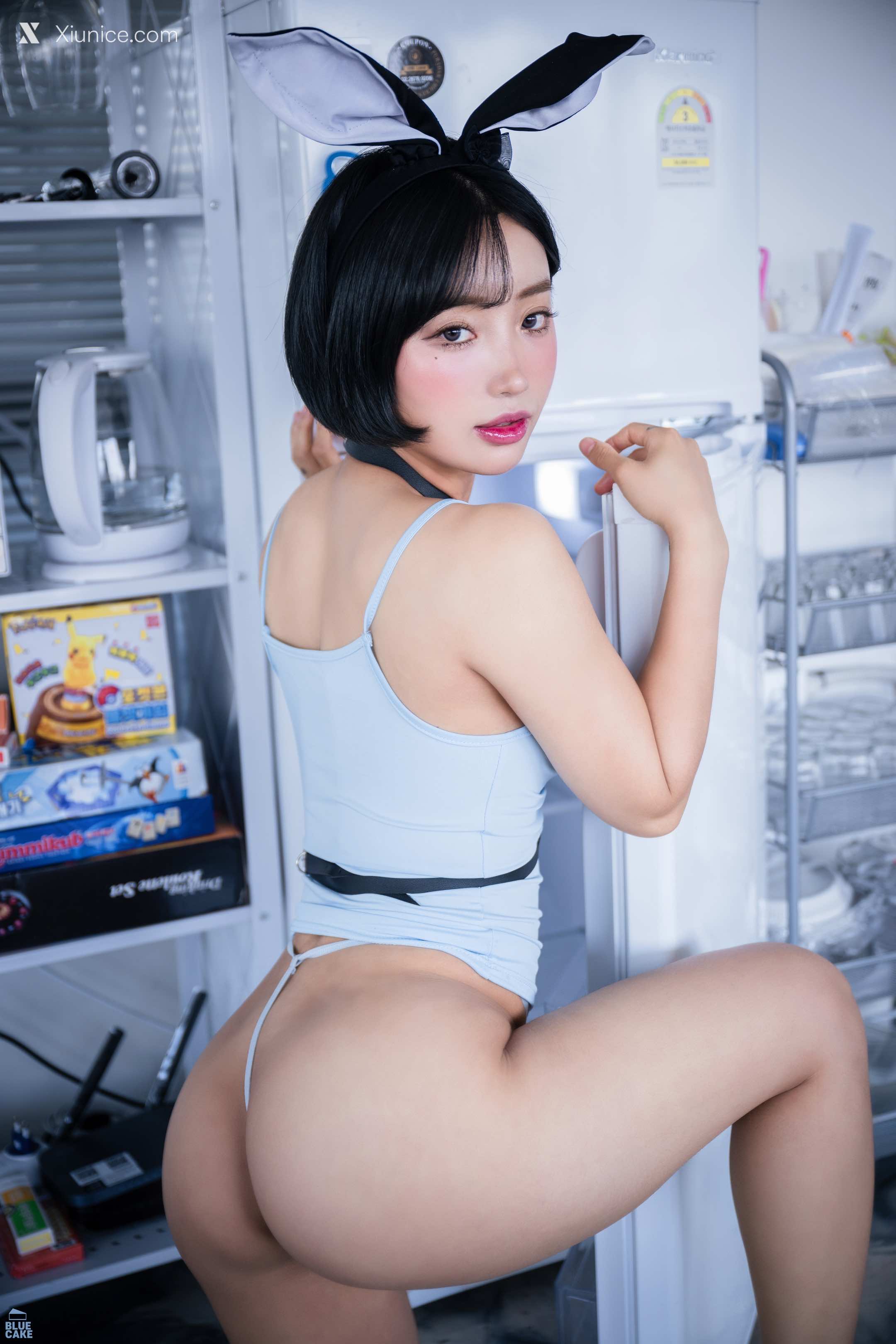 BLUECAKE Booty Queen – Rabbit Sky RED+ 4K