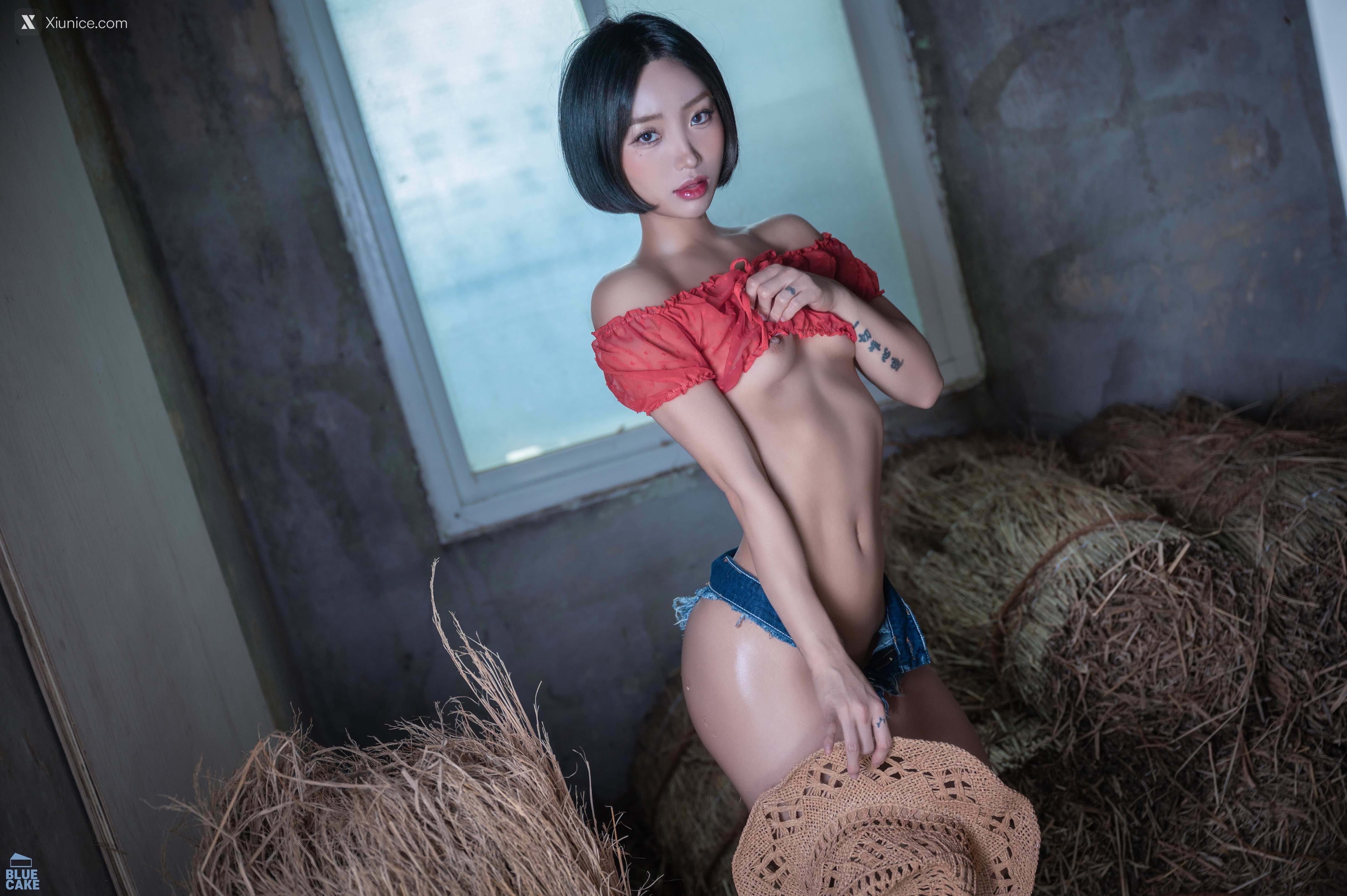 BLUECAKE Booty Queen – Jean (+RED Ver.) 4K