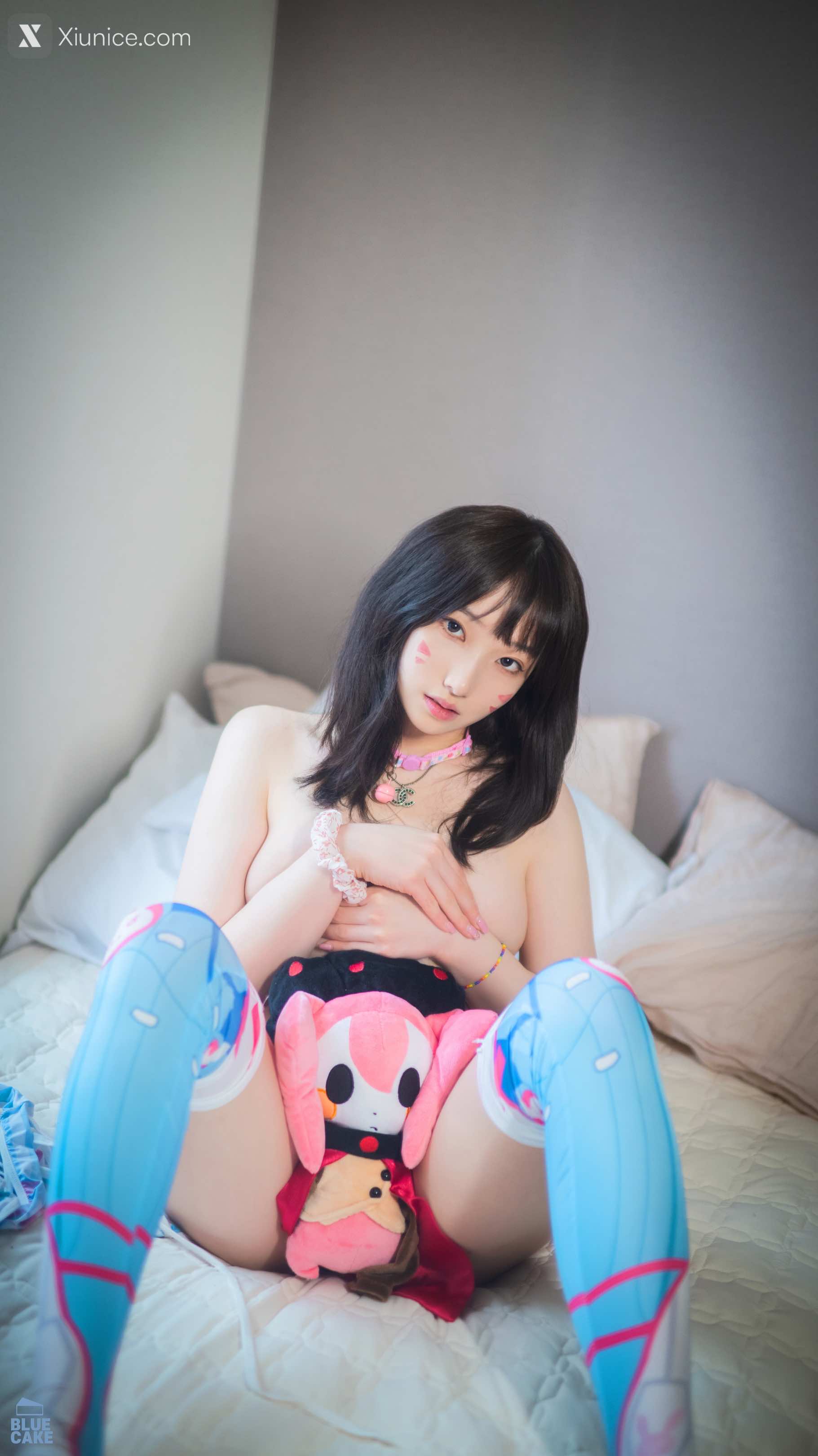 BLUECAKE Bambi (밤비) – Home Work 4K