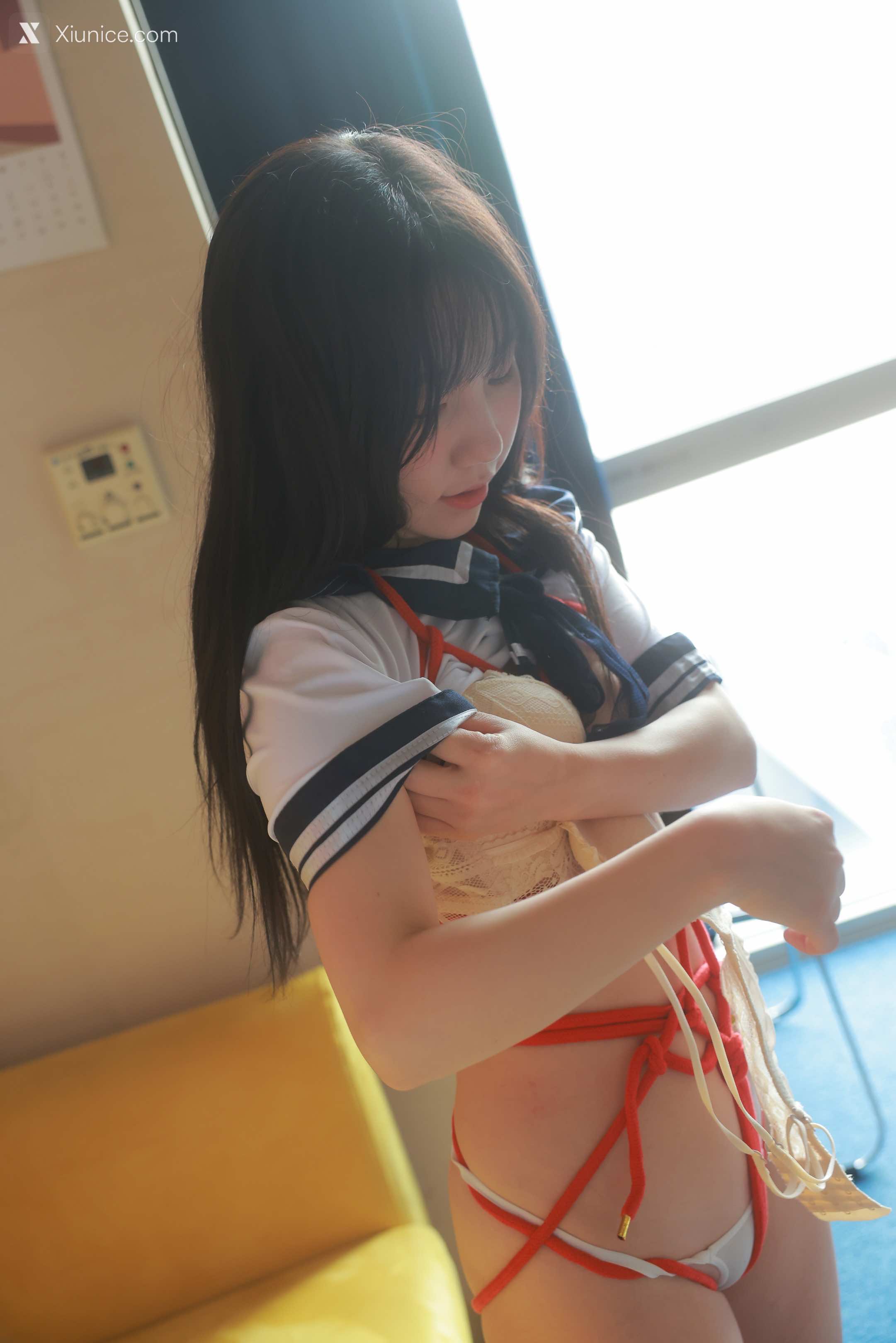 SweetBox Yeri – Packaging Girl 4K