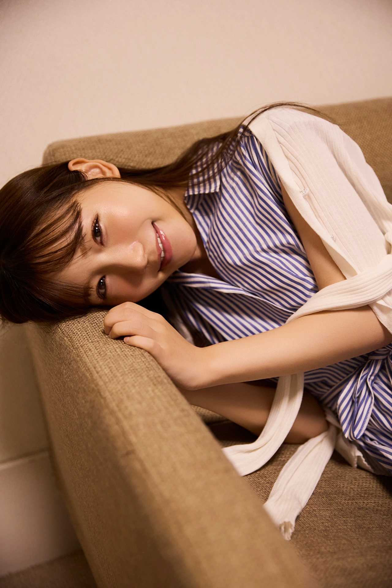 Marin Mita 三田真鈴, FLASHデジタル写真集 「見たらダメ」