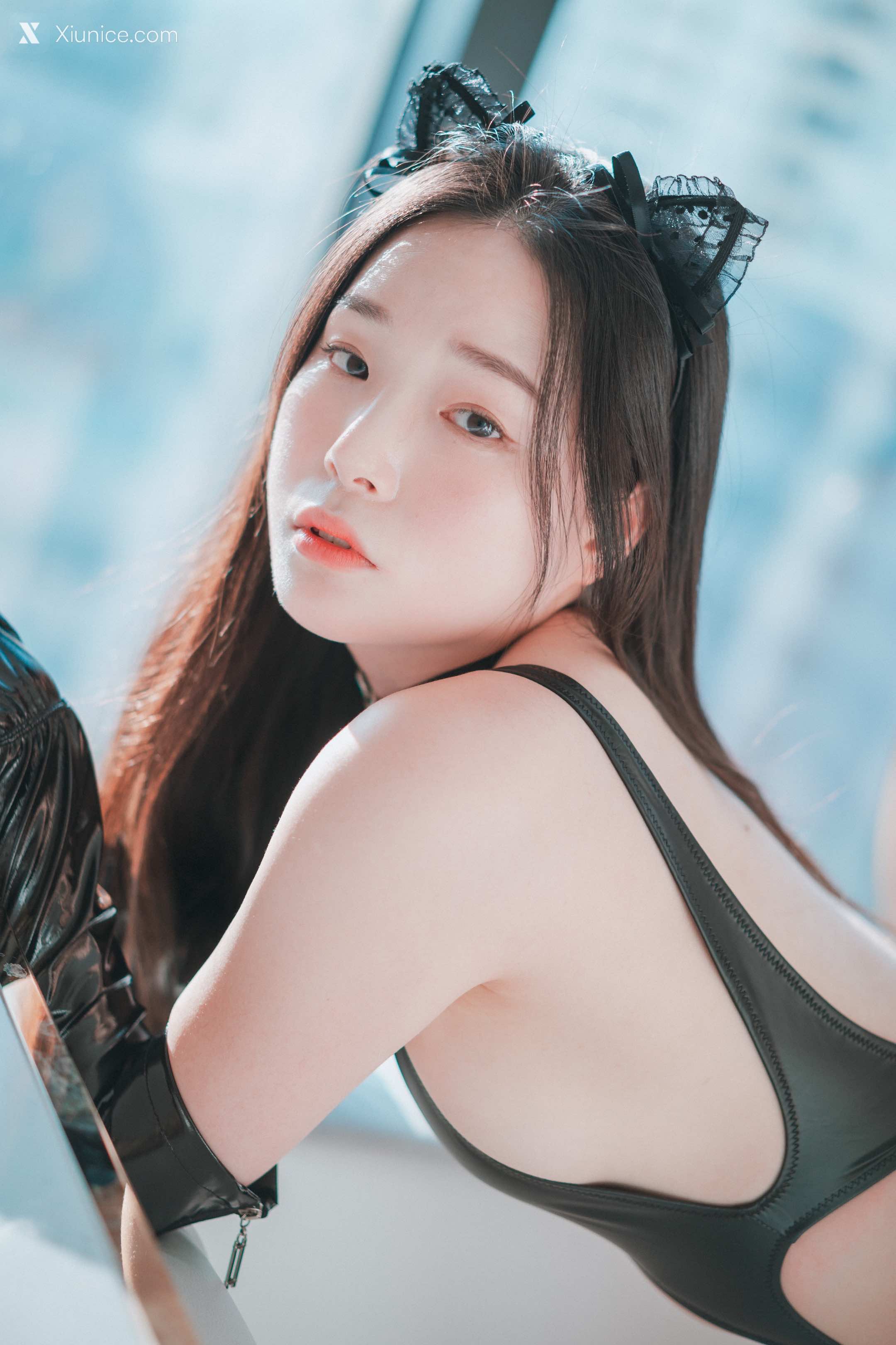 DJAWA Photo – Pia (피아) – Black Cat & Gold Python 4K