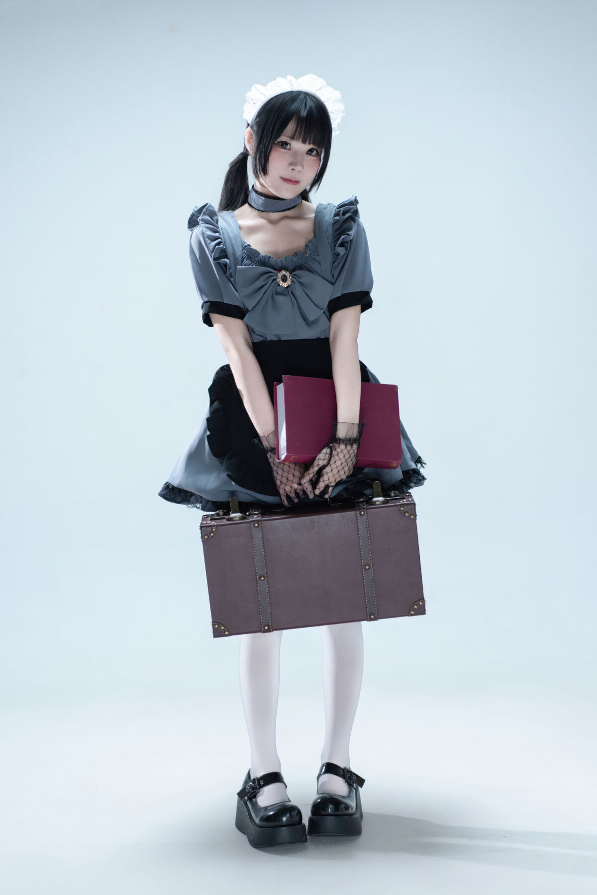 Coser@清水凪 - 手提箱与灰色女仆
