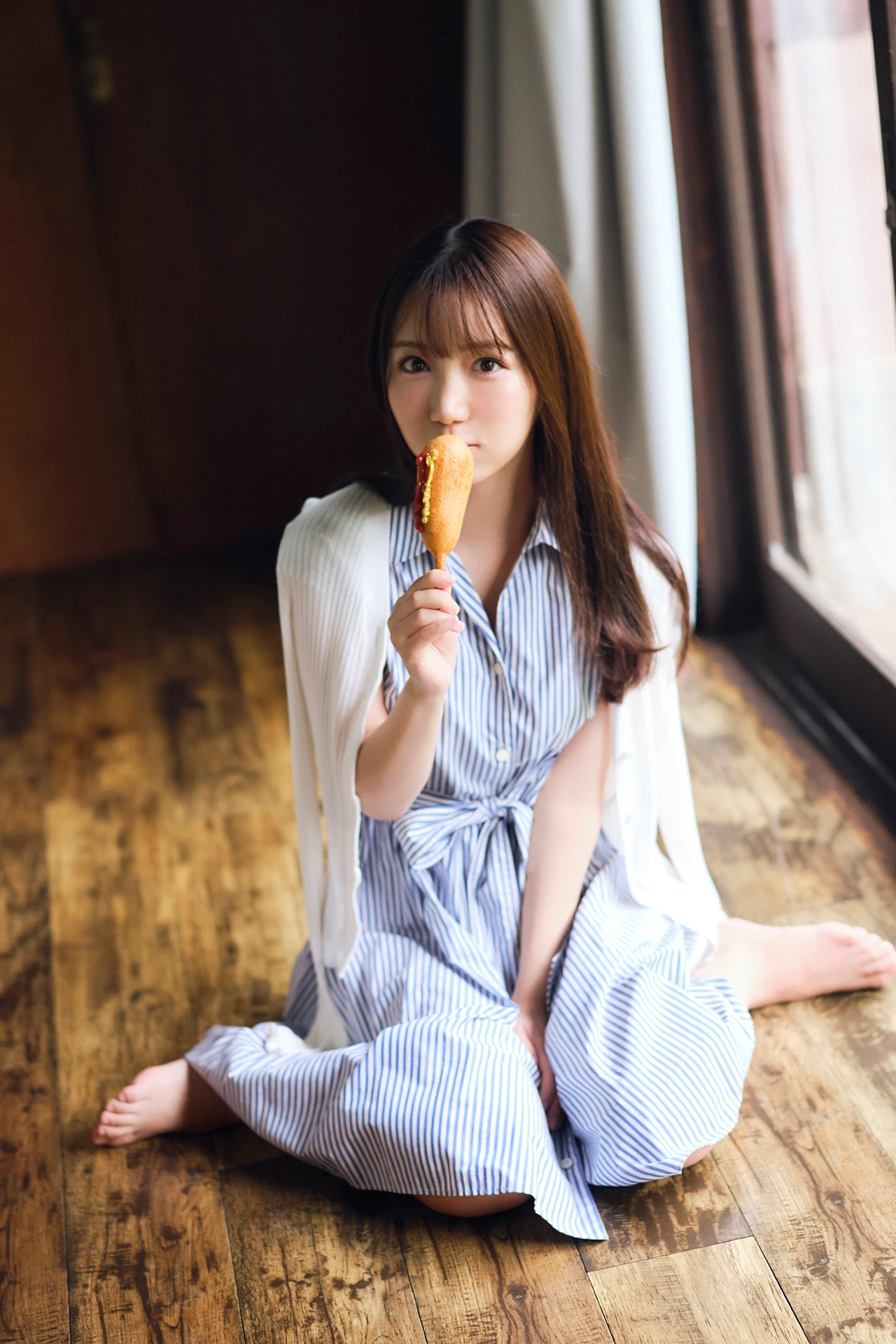 Marin Mita 三田真鈴, FLASHデジタル写真集 「見たらダメ」