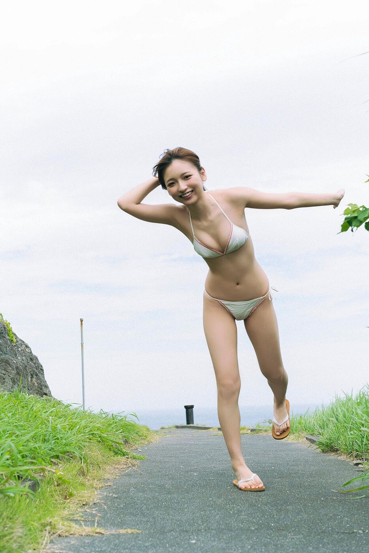 Runa Ichinose 一ノ瀬瑠菜 - FLASHデジタル写真集 あの夏を忘れない