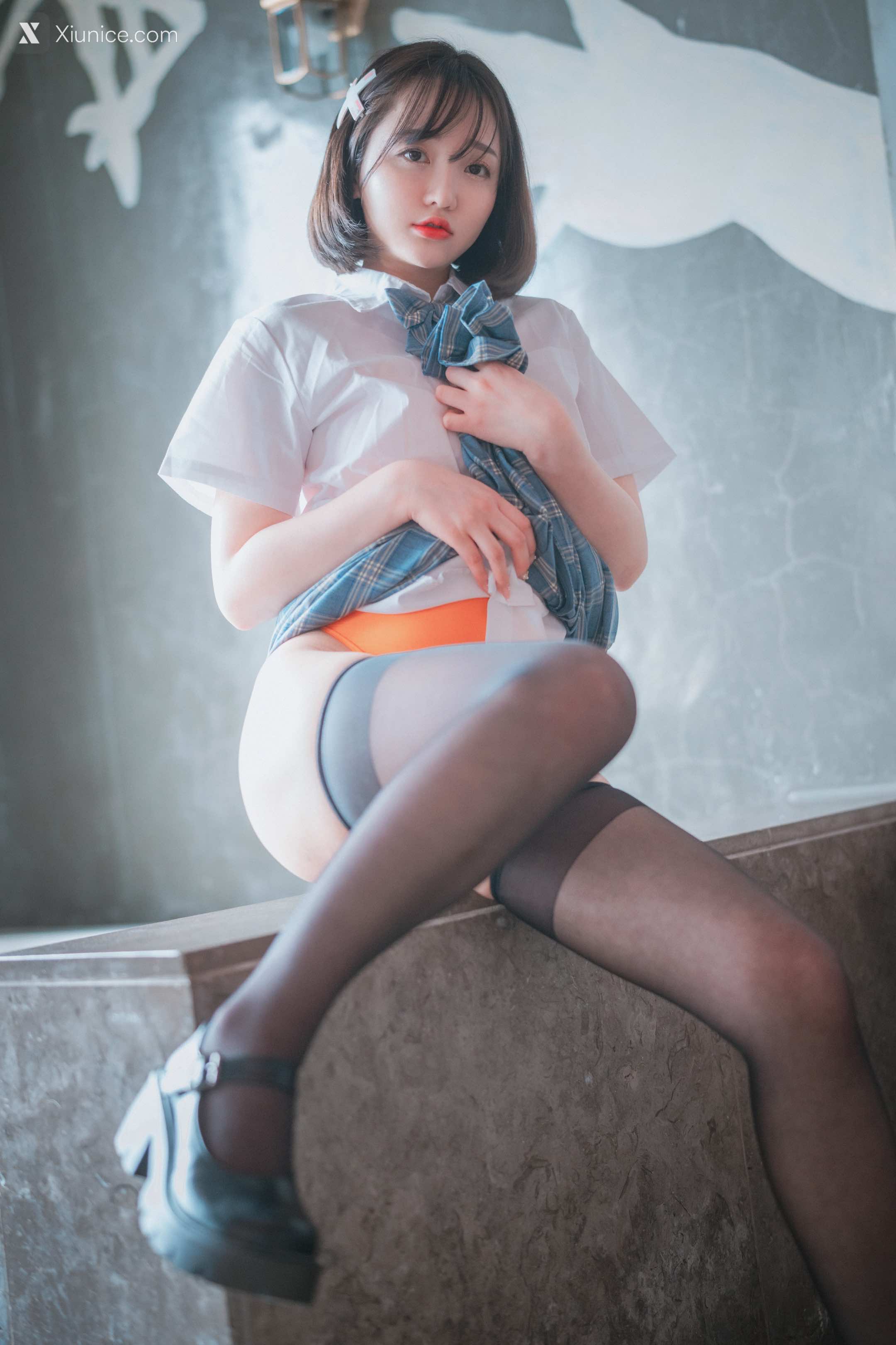 DJAWA Photo – Son Ye-Eun (손예은) – “Swimming Lessons #6” 4K