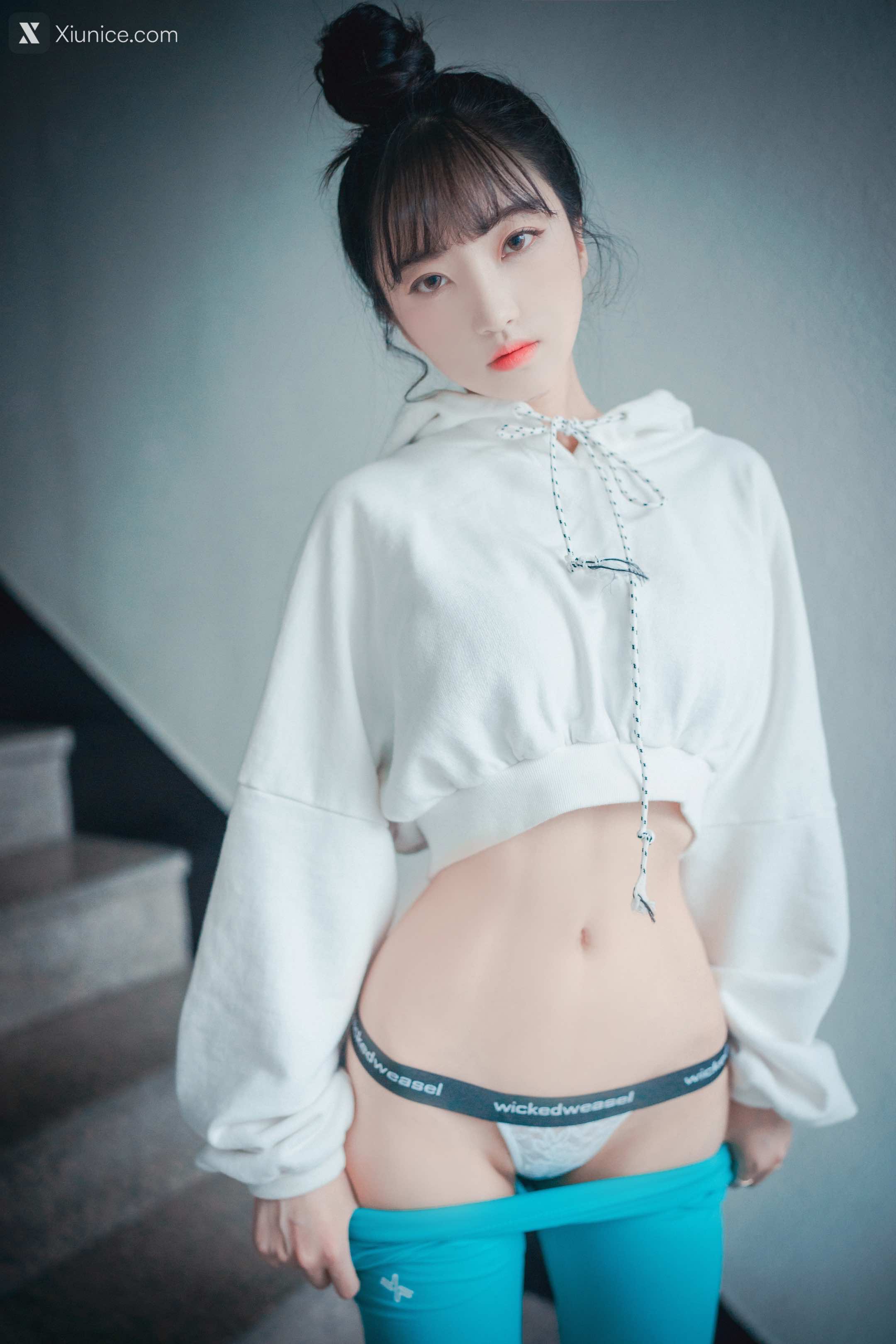 DJAWA Photo – HaNari (하나리) – Loose and Tight Cool Mint 4K