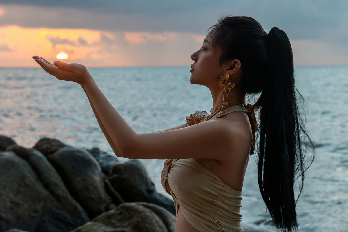 Coser@年年Nnian - 海边维纳斯