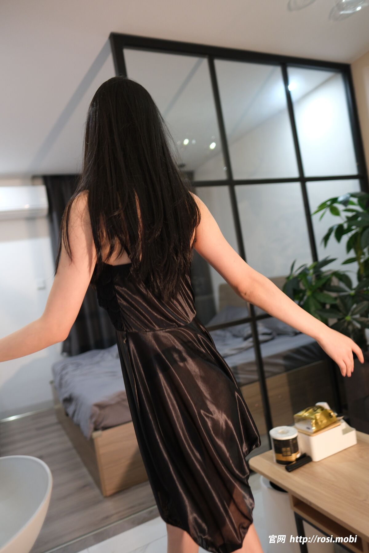 ROSI写真 2025.05.17 No.4912 Part01