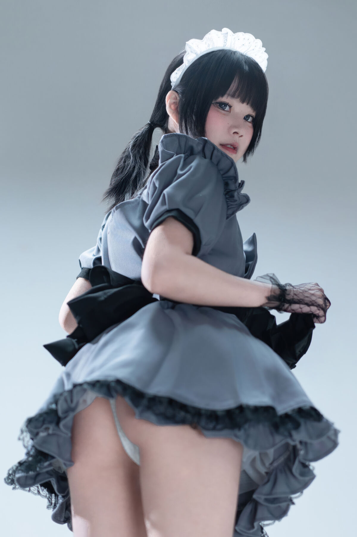 Coser@清水凪 - 手提箱与灰色女仆
