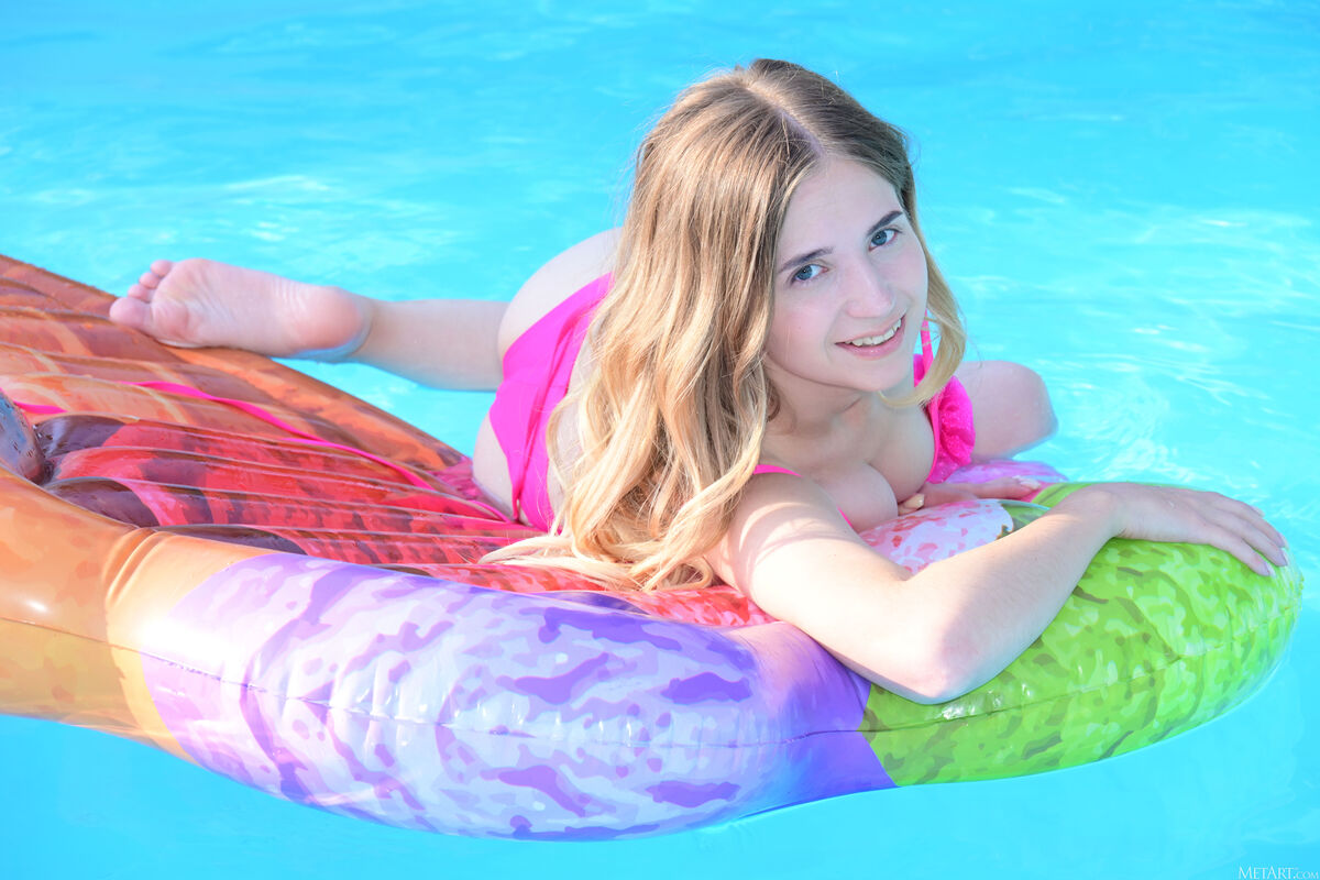 MetArt Roze - Splash of Fun Part01