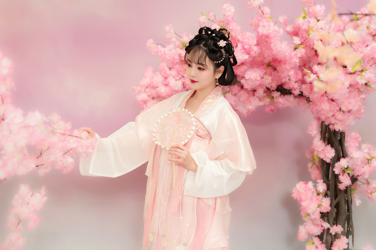 YiTuYu艺图语 Vol.10051 Zhu Ge