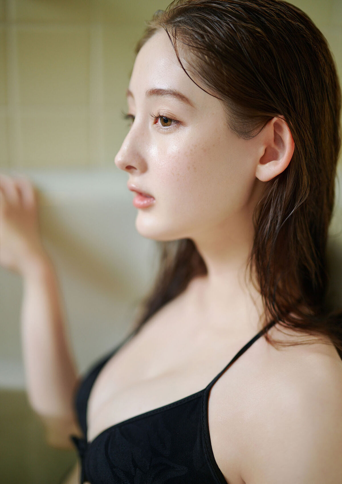 Cecile Nana 菜那セシル - デジタル限定 写真集 二十歳のプロローグ ワニブックス デジタル写真集