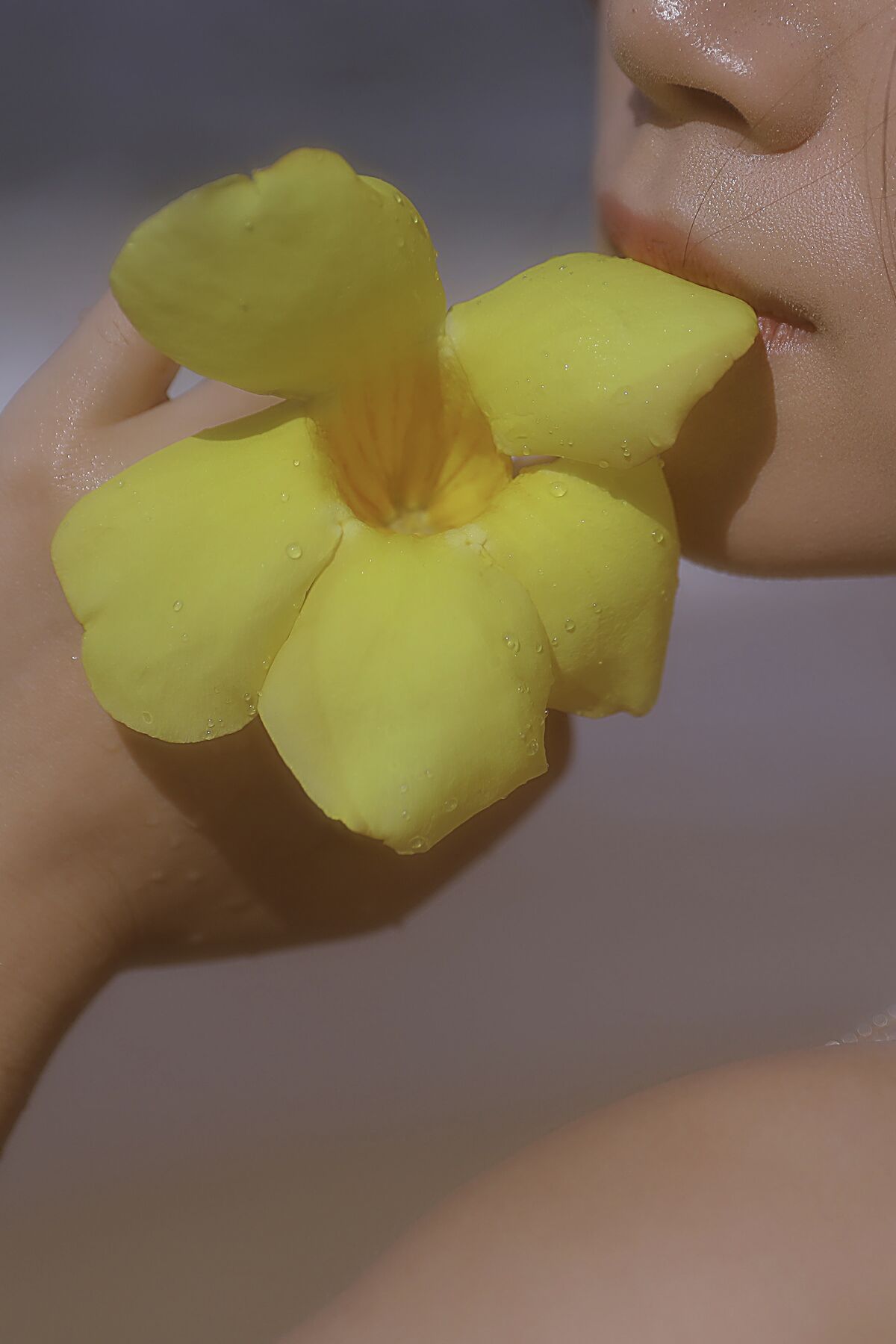 YiTuYu艺图语 Vol.10031 Liu Liu