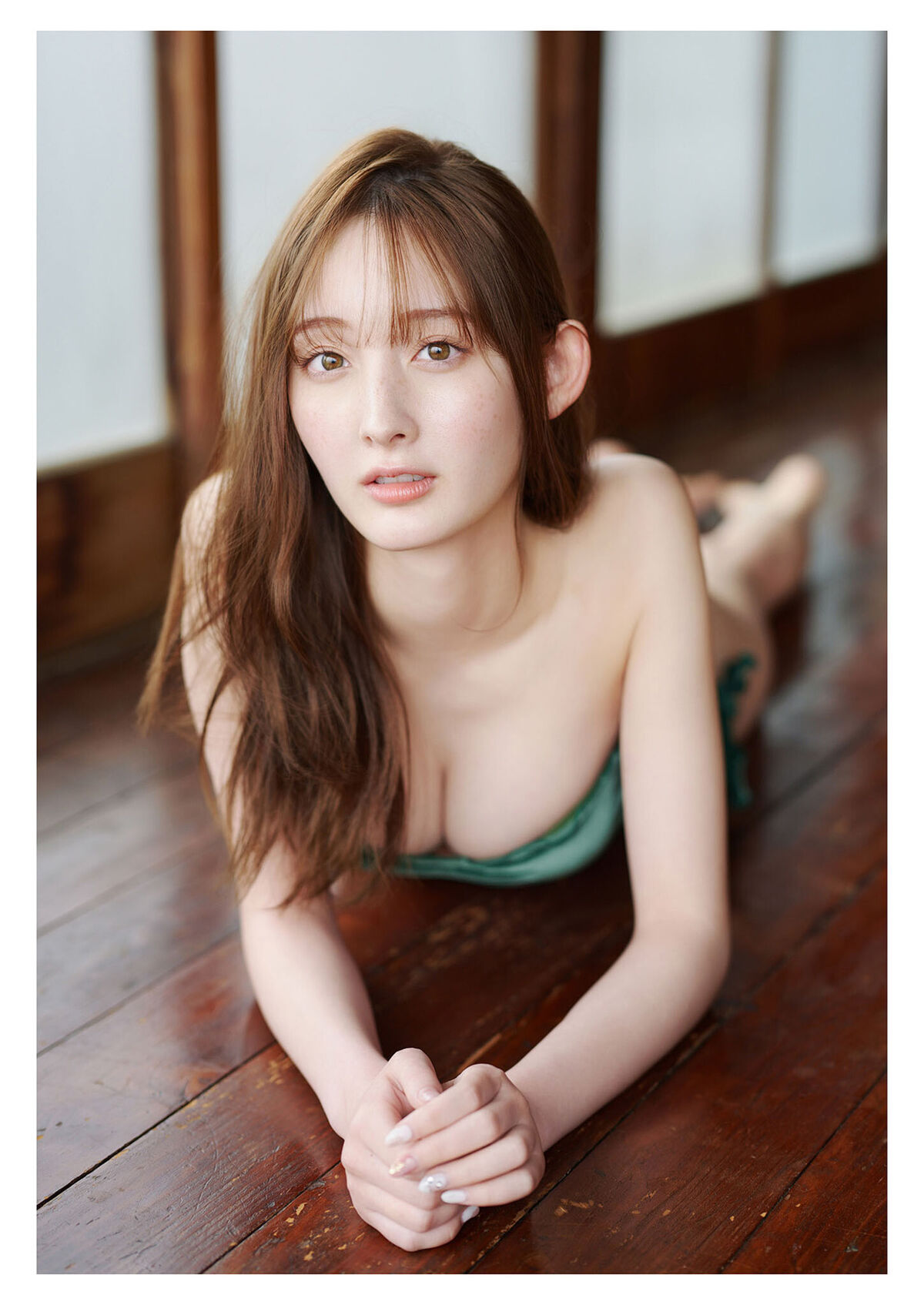 Cecile Nana 菜那セシル - デジタル限定 写真集 二十歳のプロローグ ワニブックス デジタル写真集
