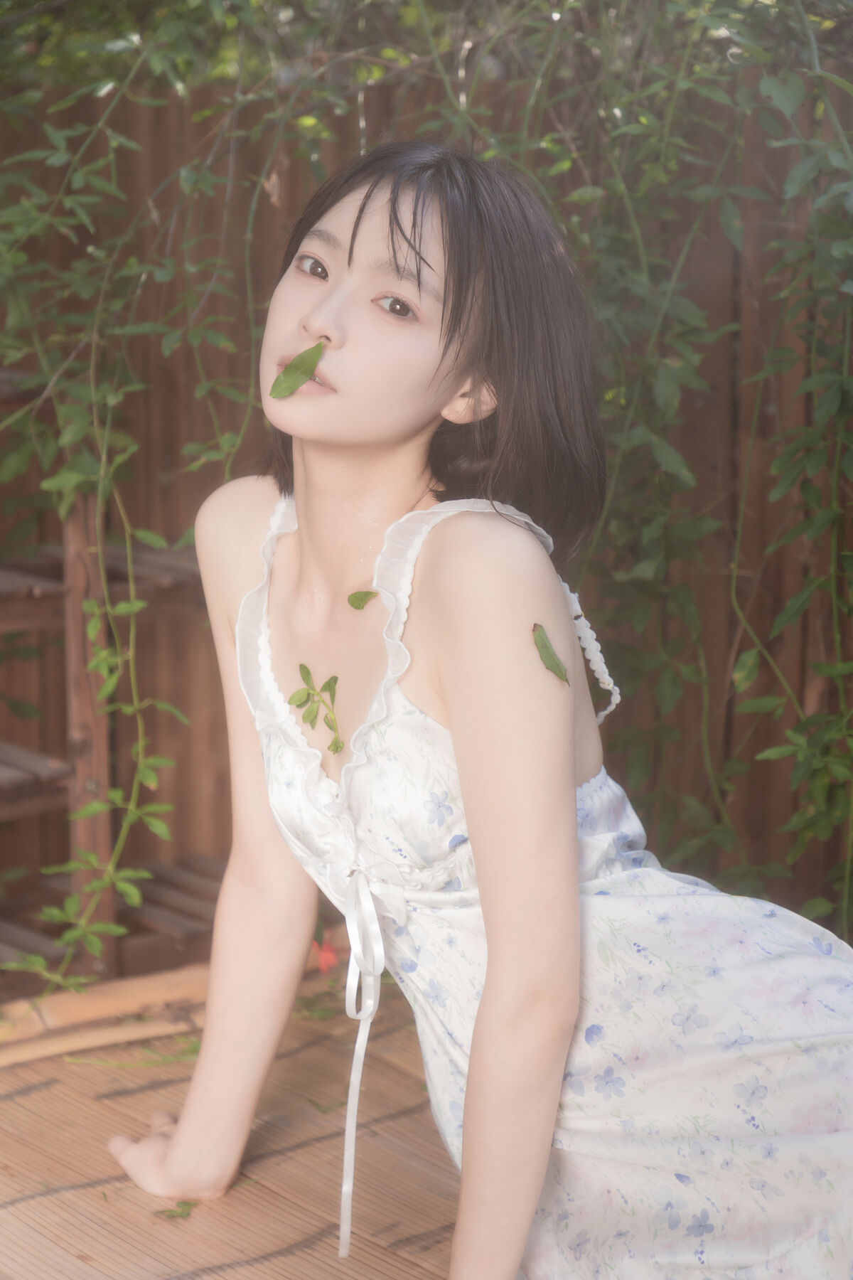 YiTuYu艺图语 Vol.10153 Yao Yao Zi Jiang