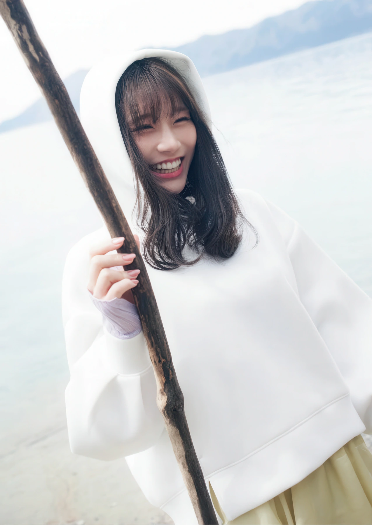 Saika Kawakita 河北彩伽, 写真集 増ページ デジタル特装版 『うたかたの花』