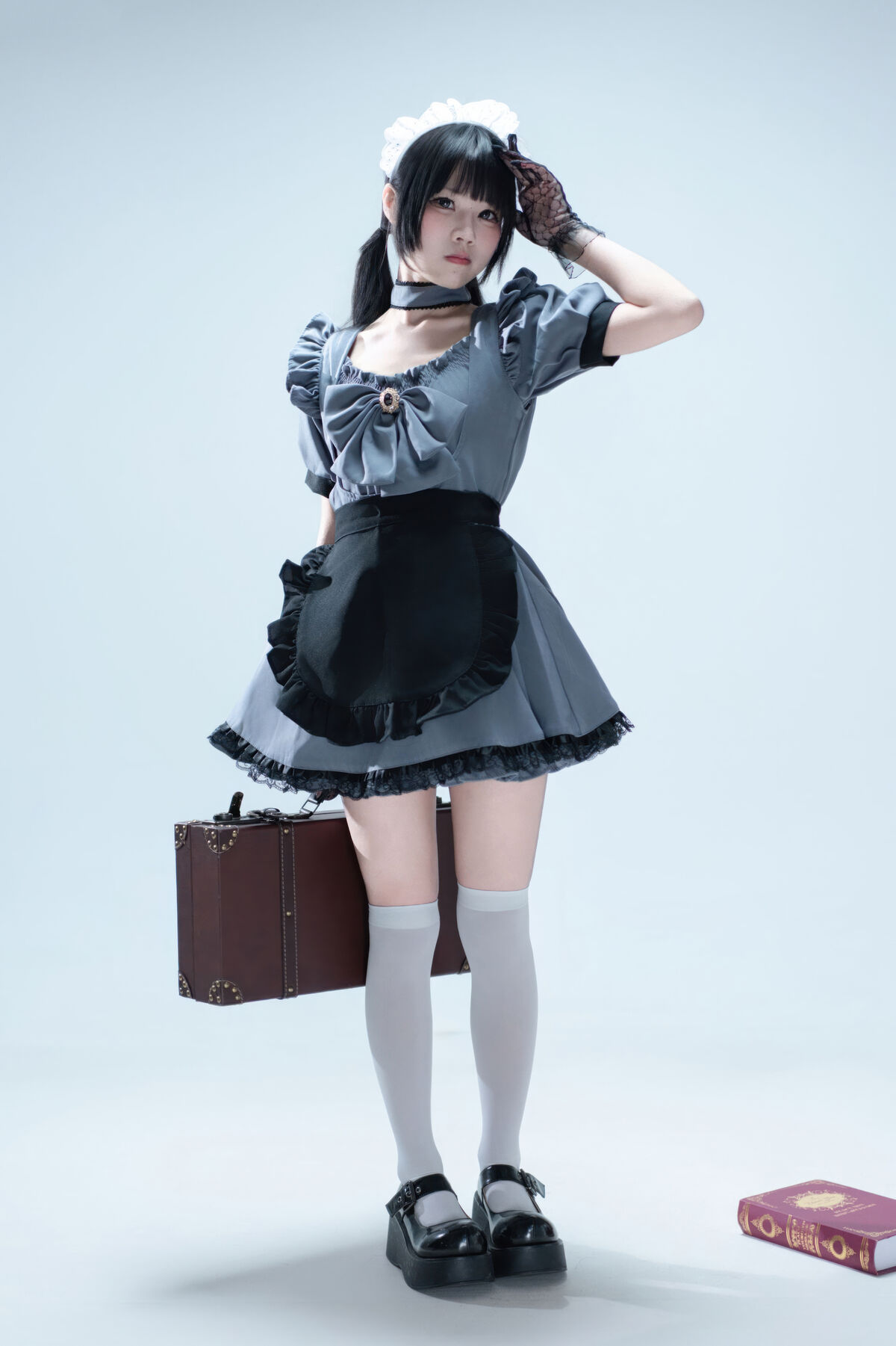 Coser@清水凪 - 手提箱与灰色女仆