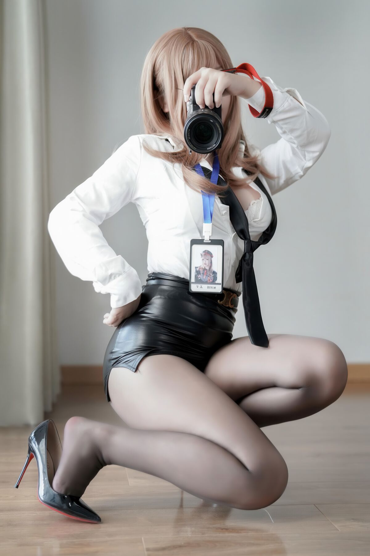 Coser@半半子 - Nikke胜利女神 艾玛秘书