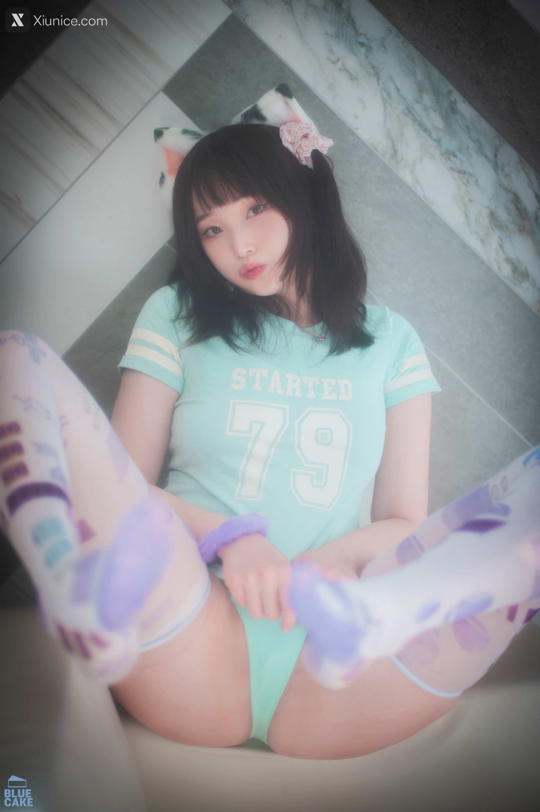 BLUECAKE Bambi (밤비) – Naughty Cats Pink & Mint RED 4K