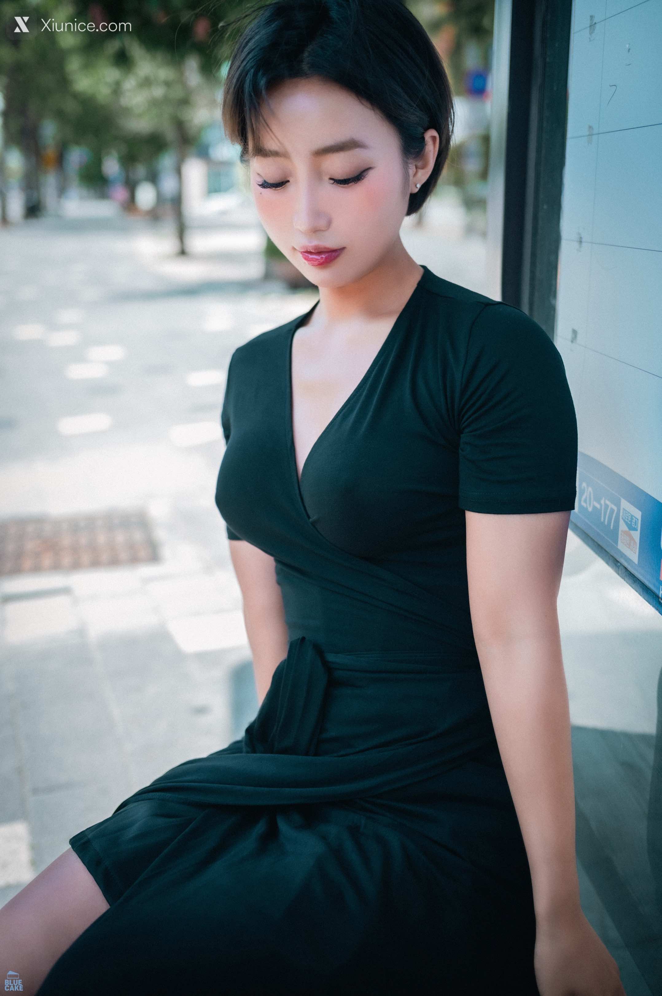 BLUECAKE Booty Queen – Walk in The Park 4K