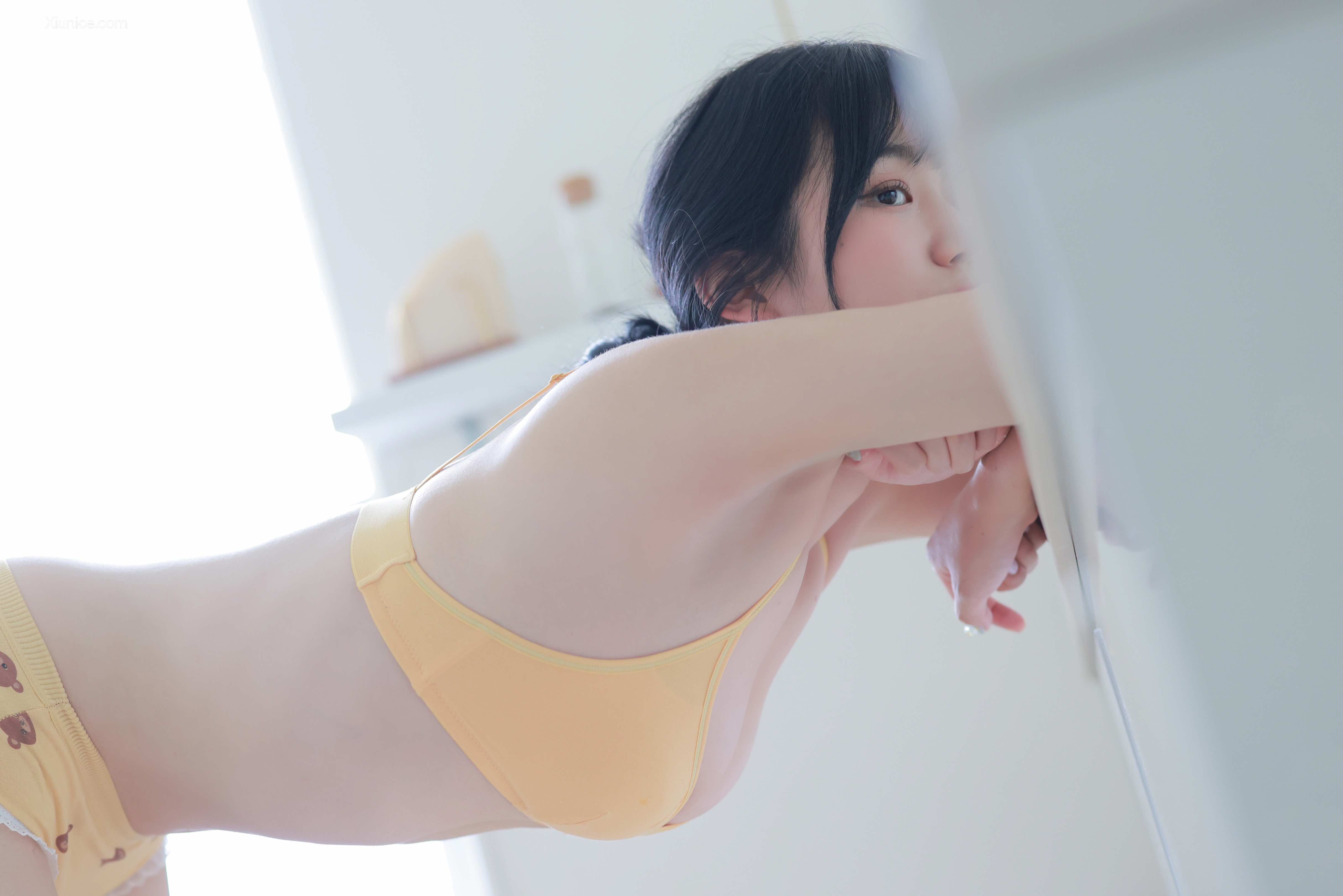 SweetBox Yui (유이) – SWTB Vol.018 CREAM 4K