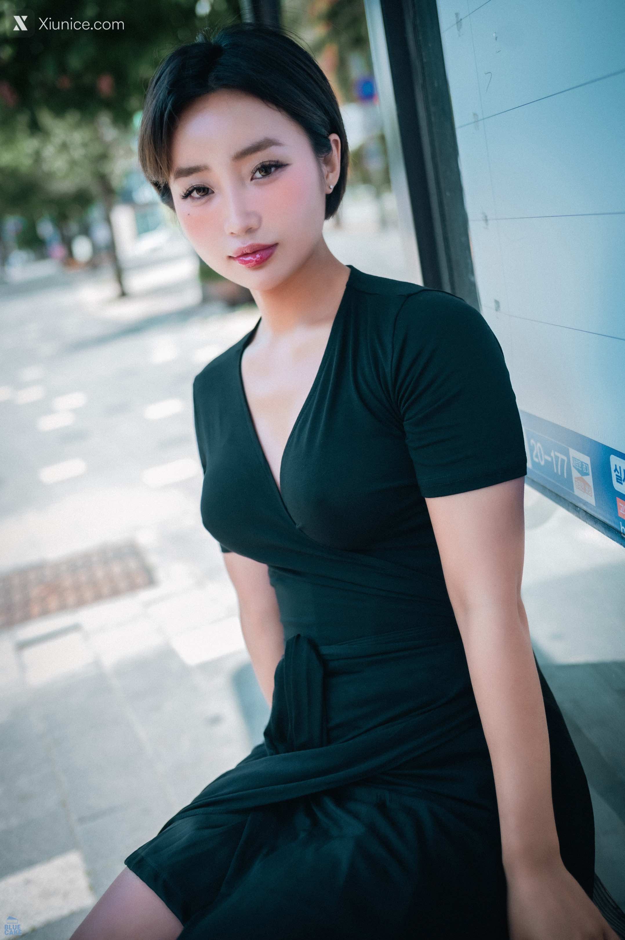 BLUECAKE Booty Queen – Walk in The Park 4K