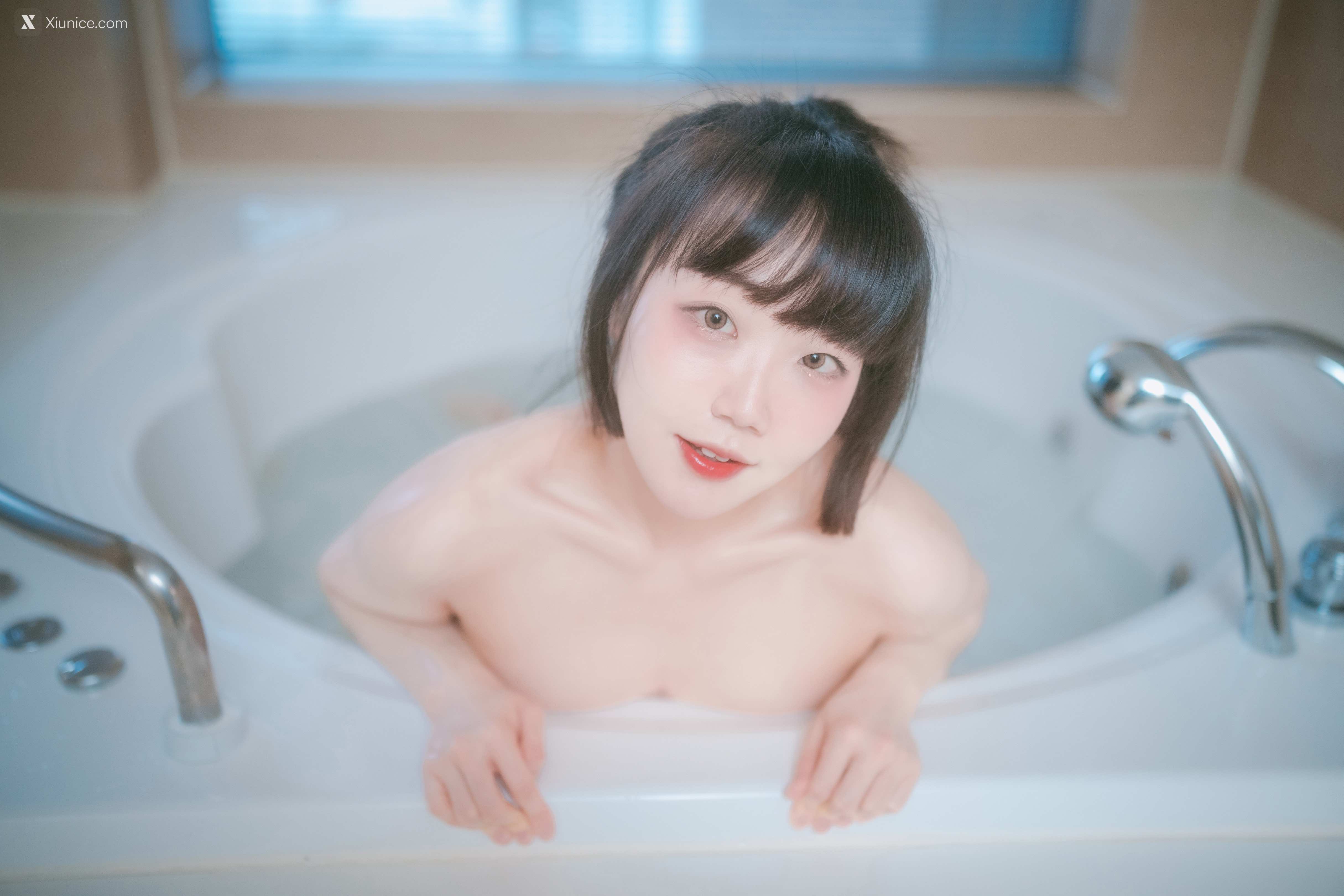 DJAWA Photo – Doyeon – Swimming Lessons #16 4K