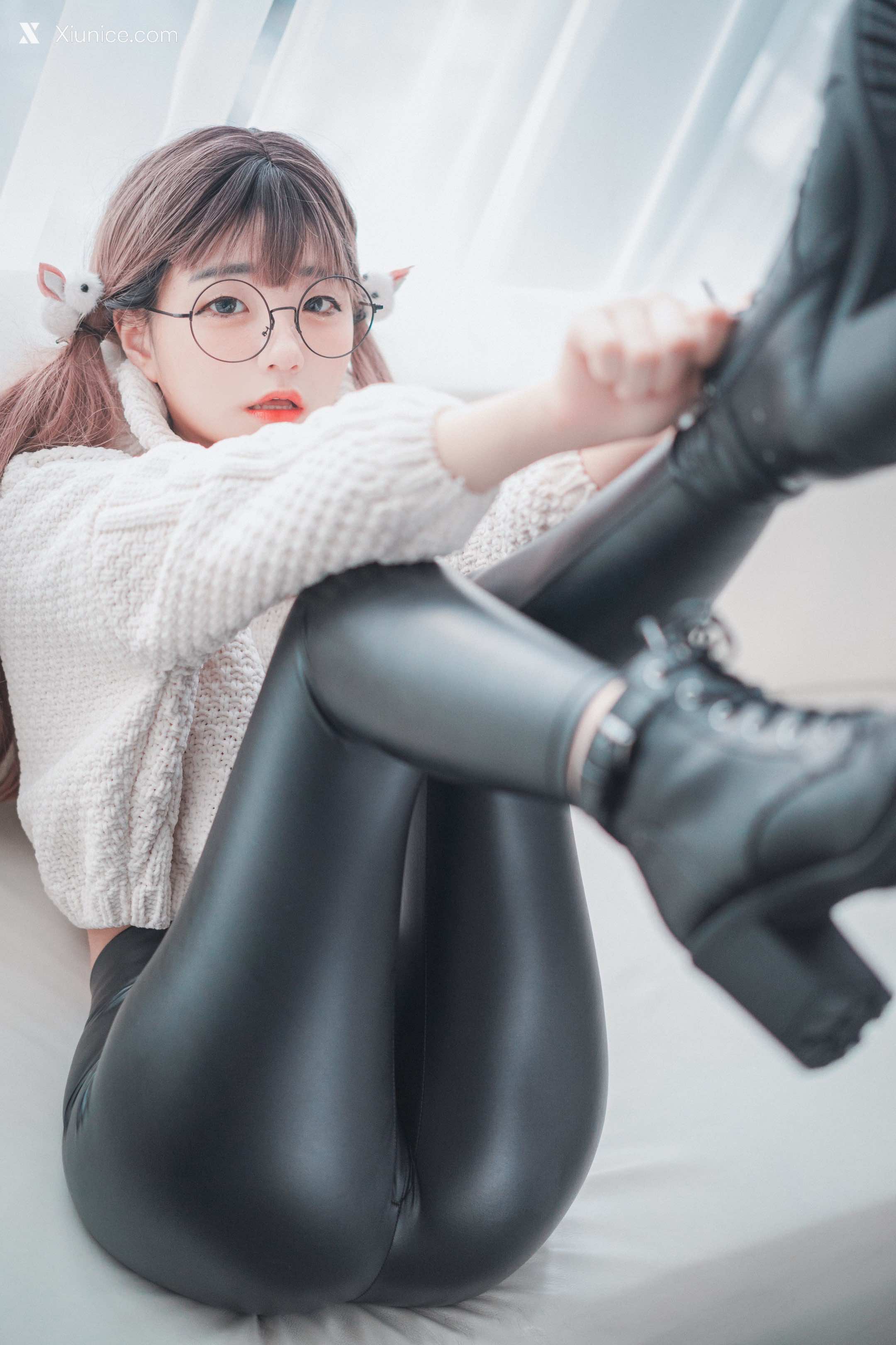 DJAWA Photo – Jeong Jenny (정제니) – Loose and Tight White 4K