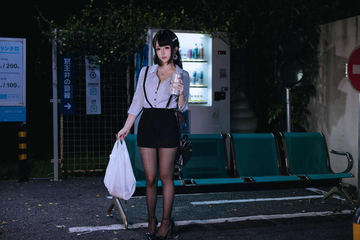 Coser@日奈娇 - 下班的OL Part02